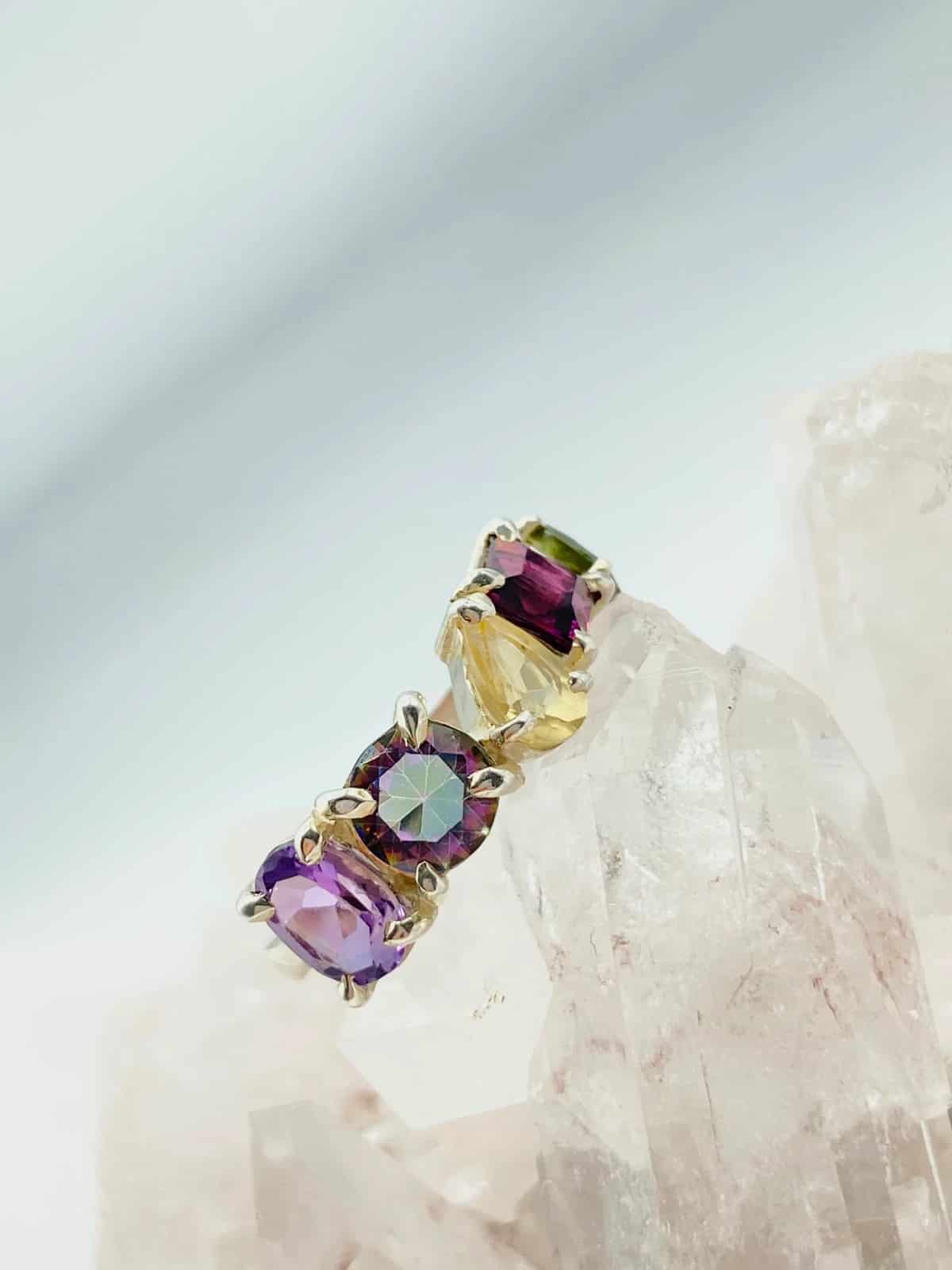 Anillo colección llénate de color Amatista, Topacio Místico, Granate, Citrino y Turmalina Verde - miniatura 1