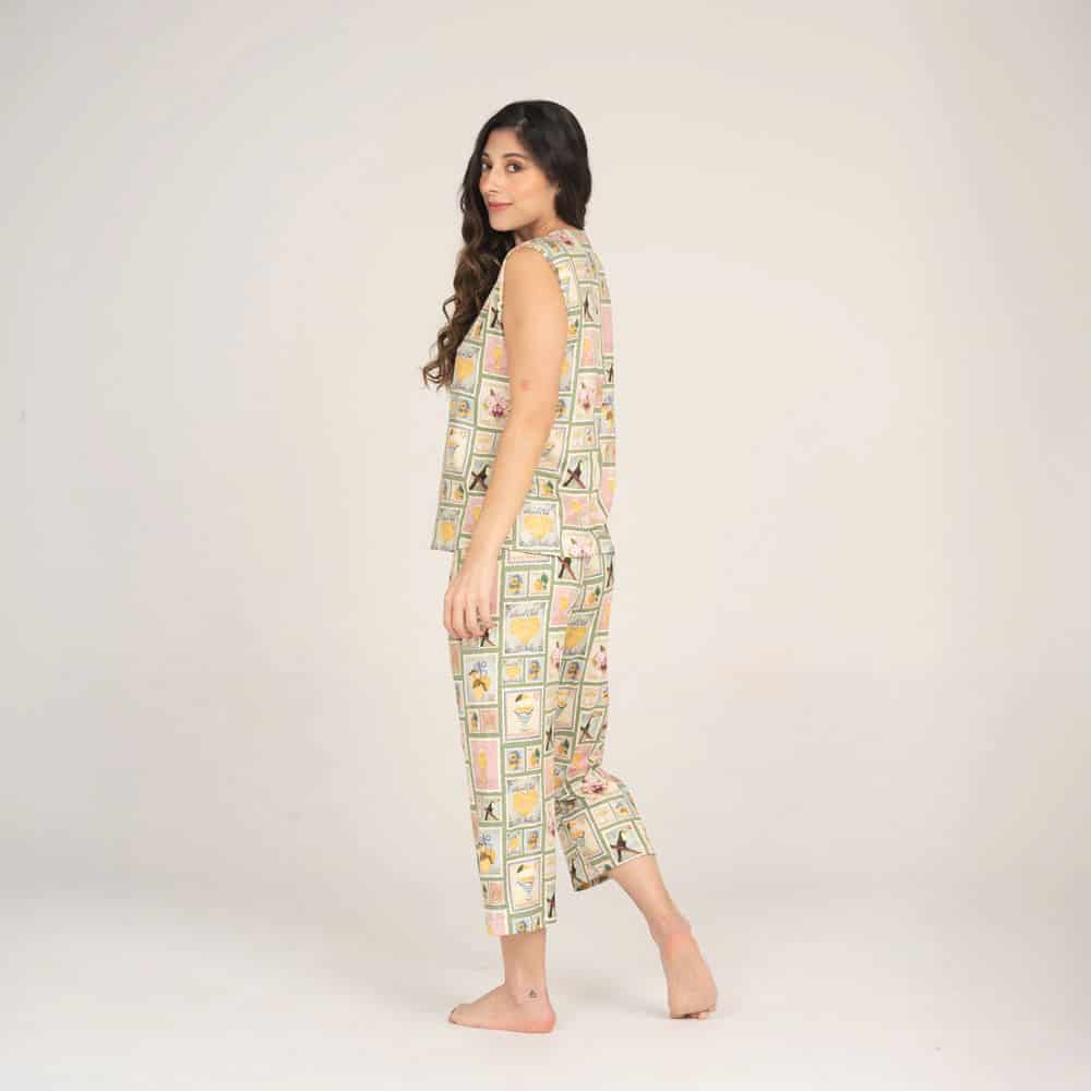 Conjunto de Pijama Pantalón Capri Estampilla. - miniatura 2