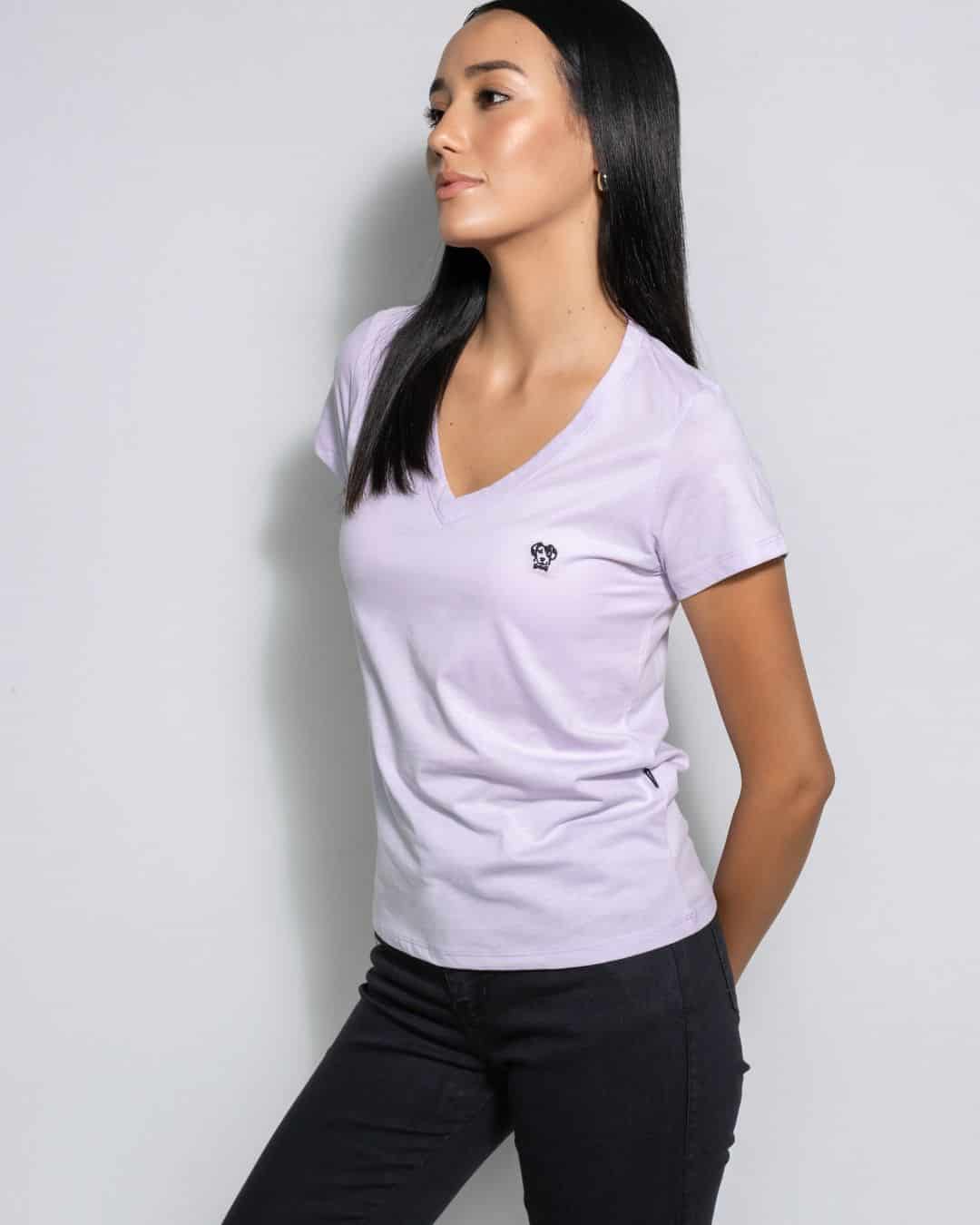 Camiseta Antimanchas Cuello V Lila - miniatura 3