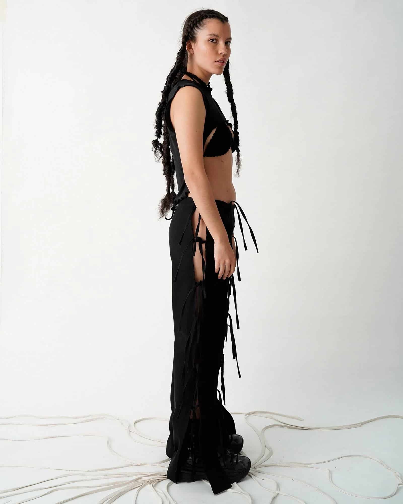 LONG STRIPED PANTS, KNOTS, AND SECRETS - miniatura 2