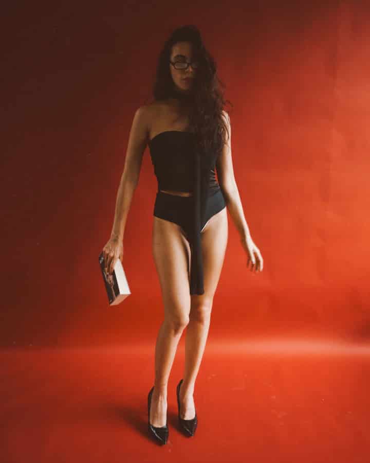CROPTOP TESSA CON BUFANDA NEGRO - miniatura 2