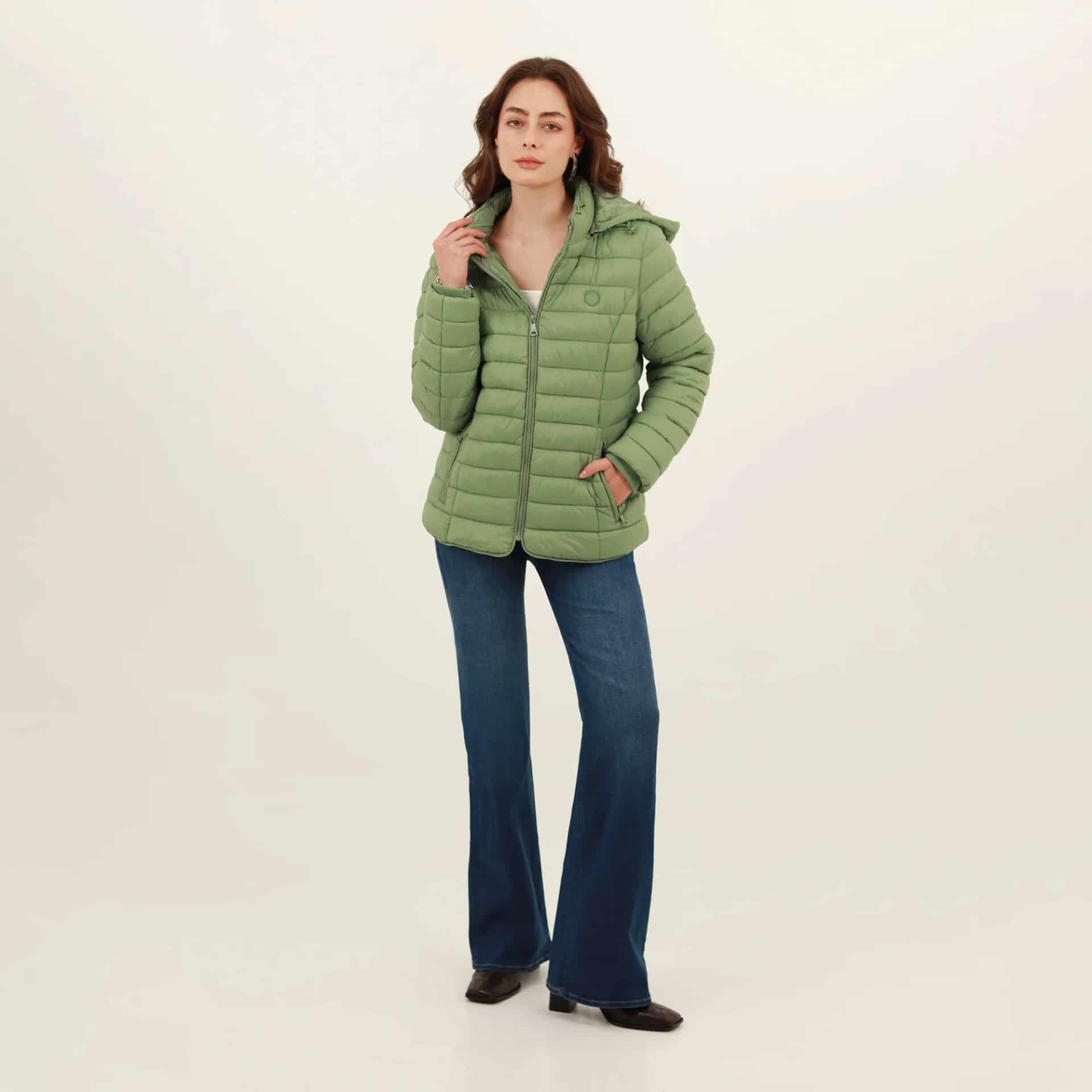 Chaqueta acolchada básica cuello alto con capucha - miniatura 18
