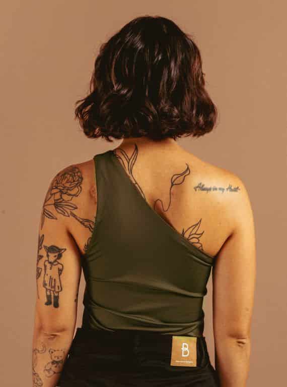 BLUSA ASIMÉTRICA VERDE OLIVO - miniatura 5