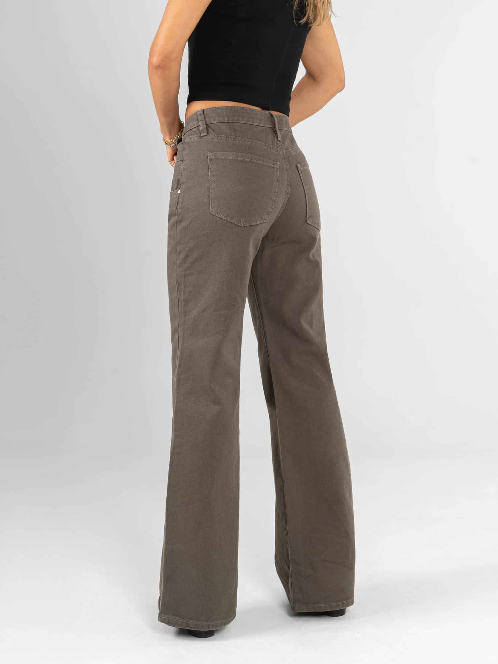 Ref: 0620261 Pantalón mom flare, rígido, detalle en pretina, tiro alto, tono verde - miniatura 2