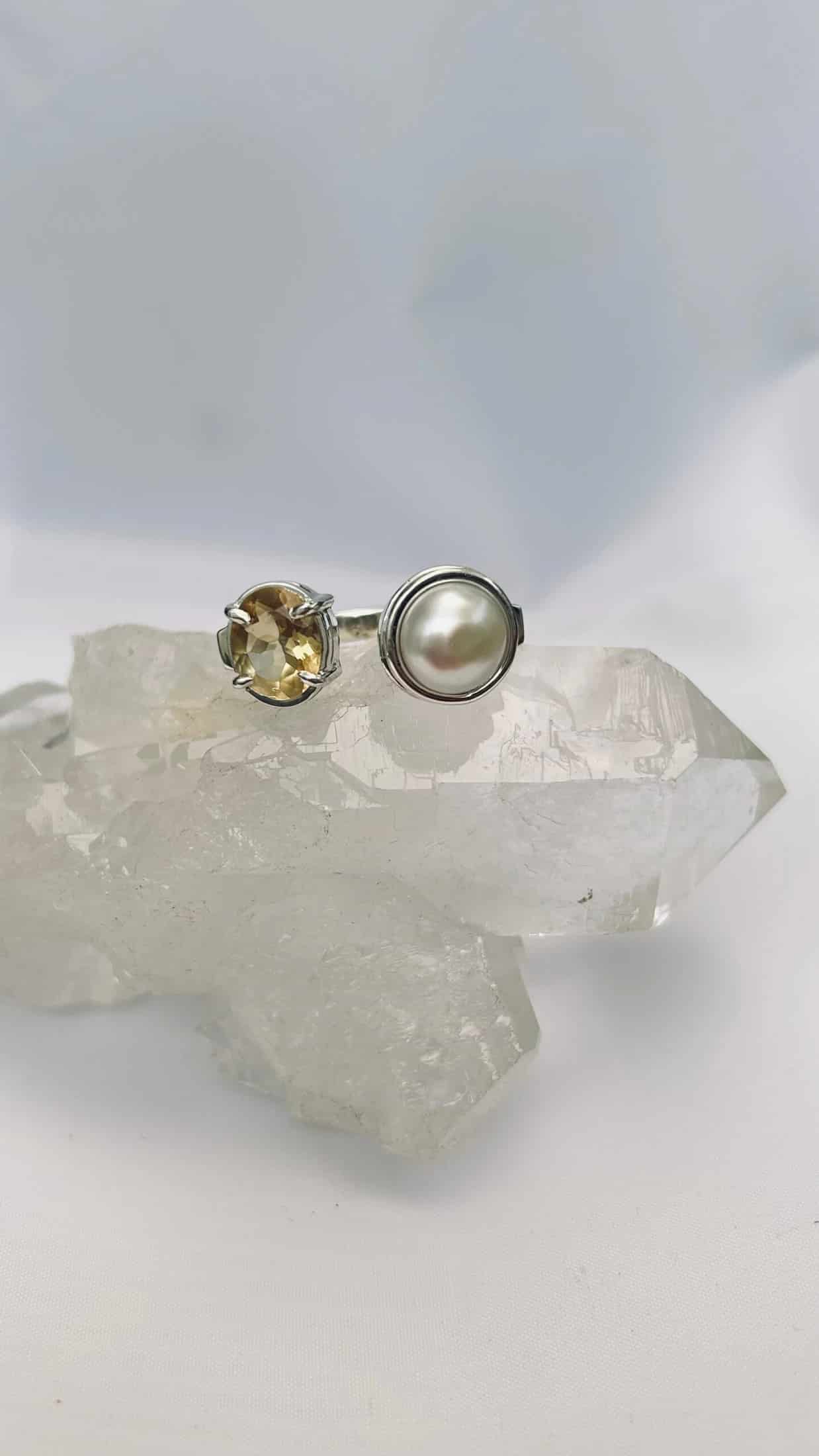 Anillo Doble Citrino y Perla Mediano Colección Armonía Dual - miniatura 4