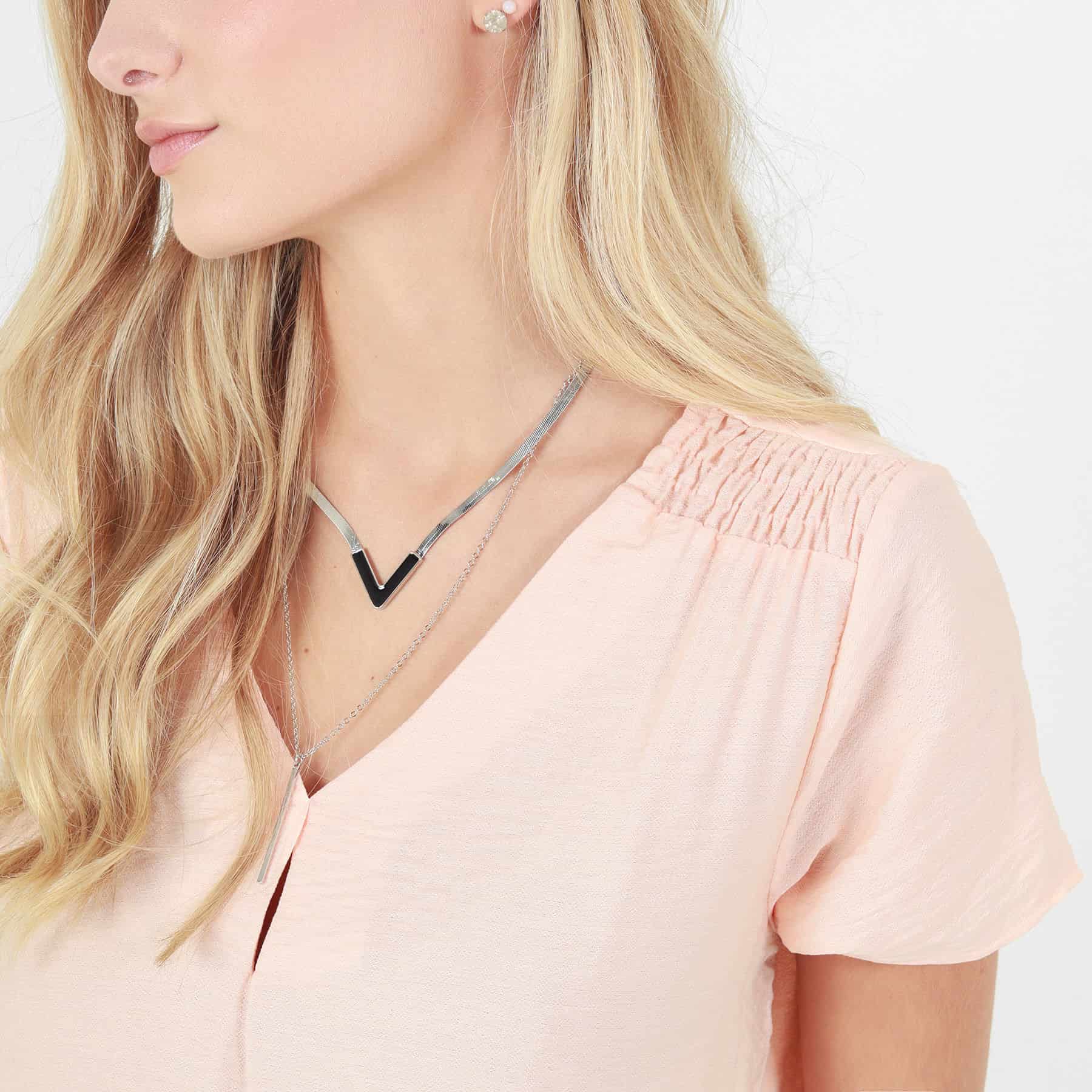 Blusa Cuello V Manga Corta - miniatura 3