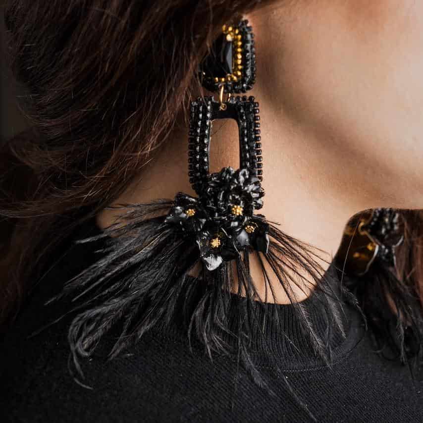 Black Dangling Feather Earrings - miniatura 2