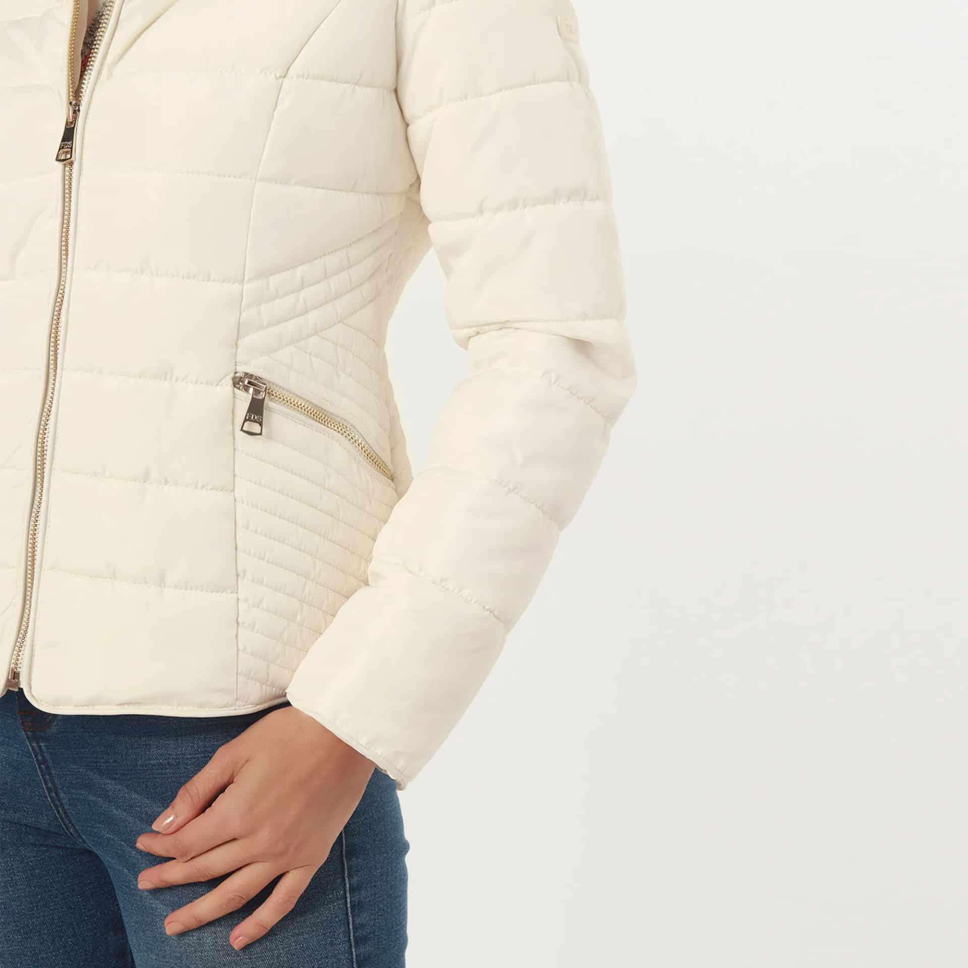Chaqueta acolchada cuello alto con capucha interna - miniatura 47