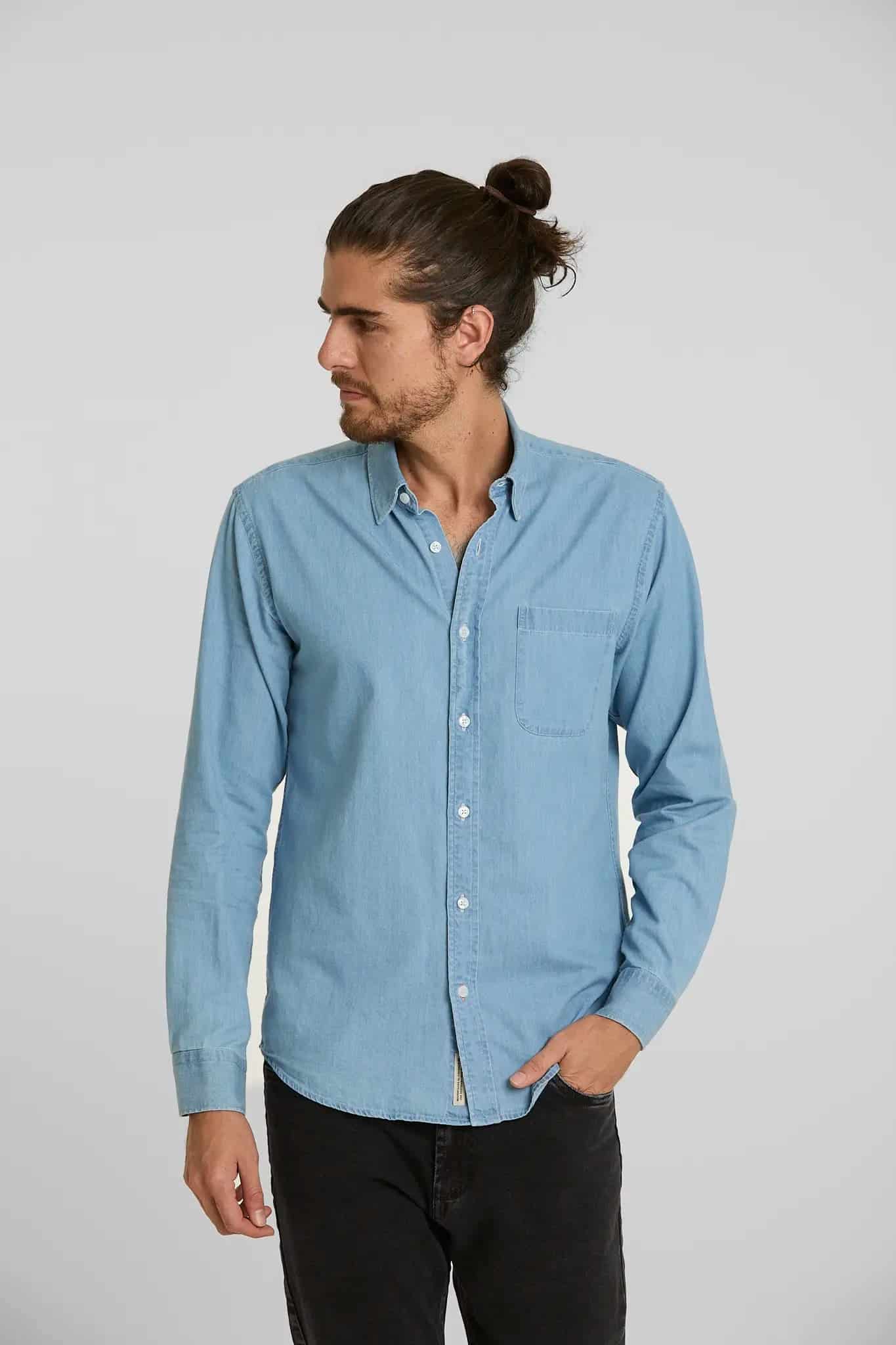 Camisa Jean Button Down Azul Claro - miniatura 4