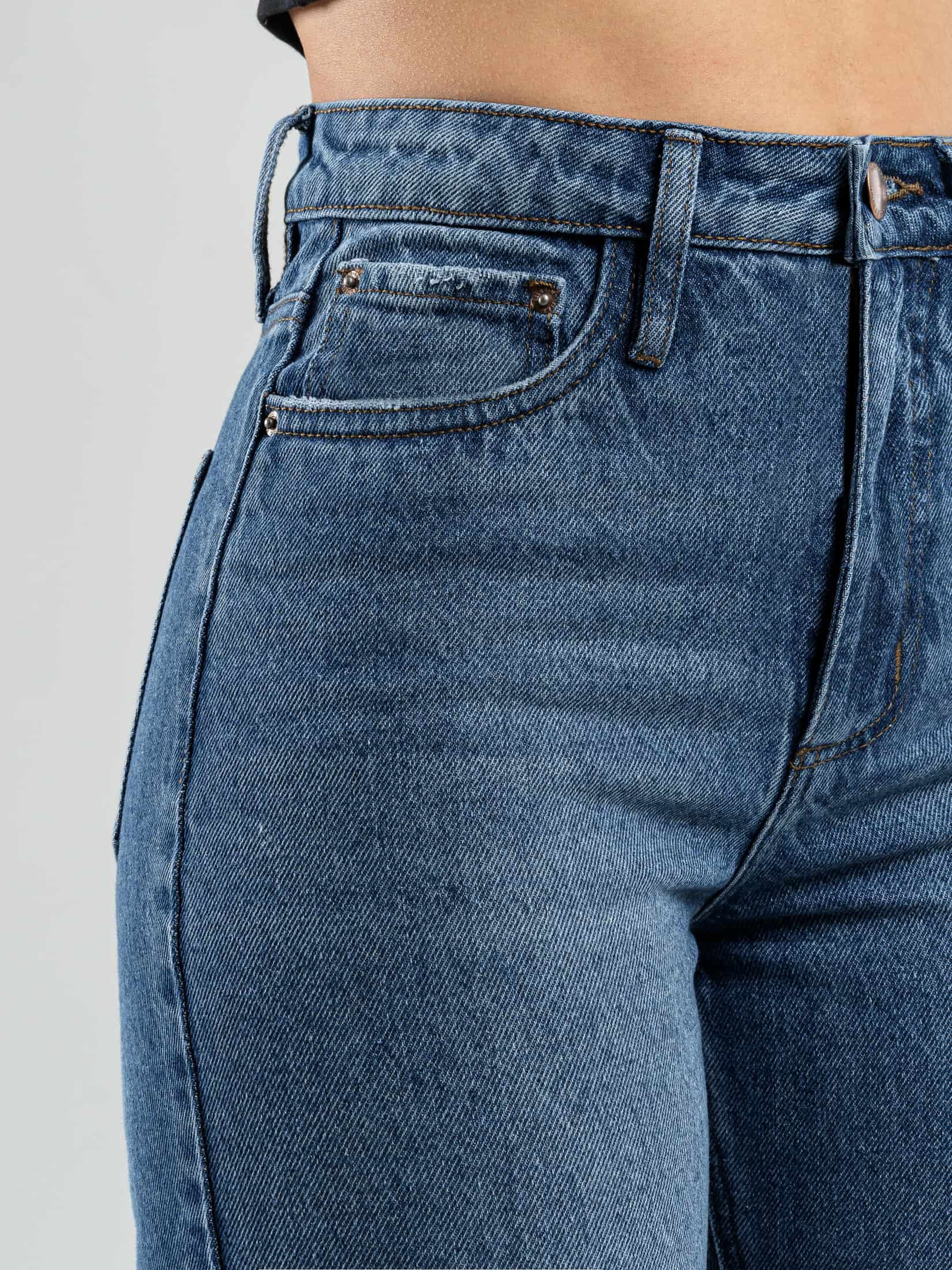 Ref: 064236 Jean Mom Flare, rígido, tiro alto, tono azul medio, diseño cinco bolsillos. - miniatura 5