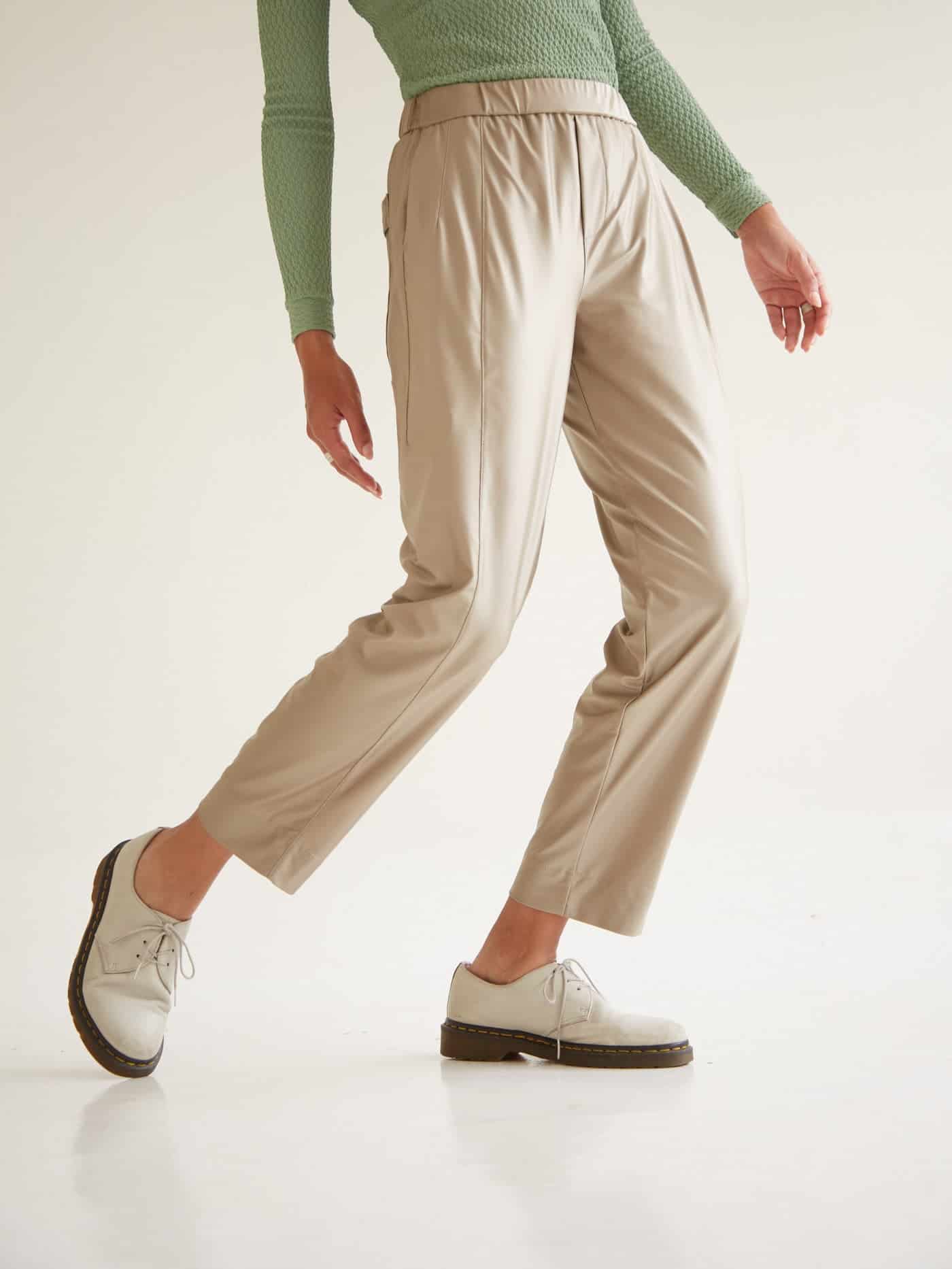 Pantalón Tech Fresh Champaña LUCIDO - miniatura 6