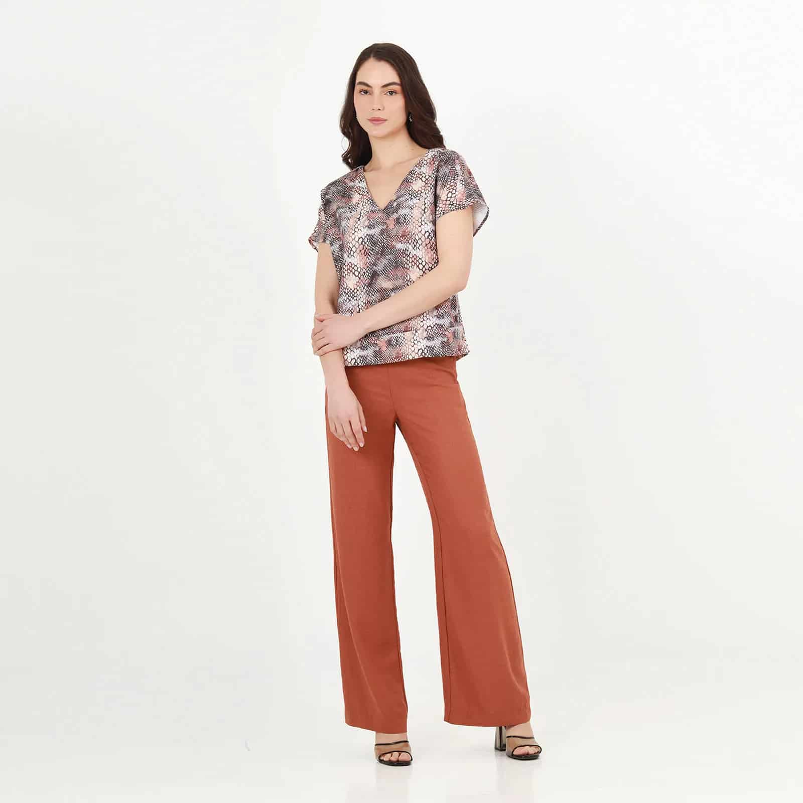 Blusa Cuello V Manga Corta - miniatura 46