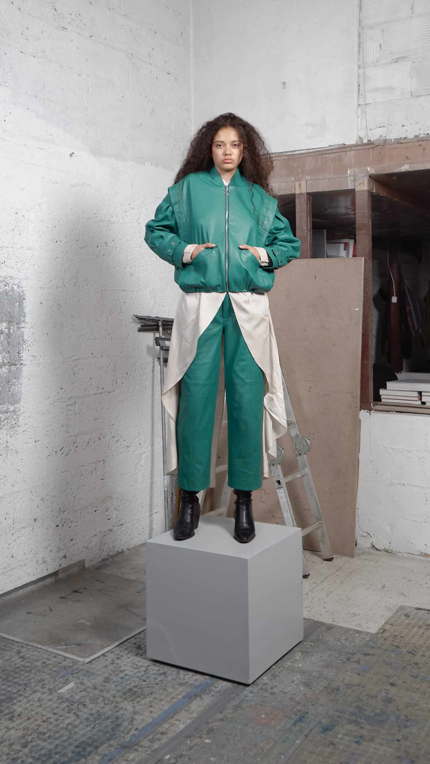 BOMBER LEATHER JACKET - miniatura 9