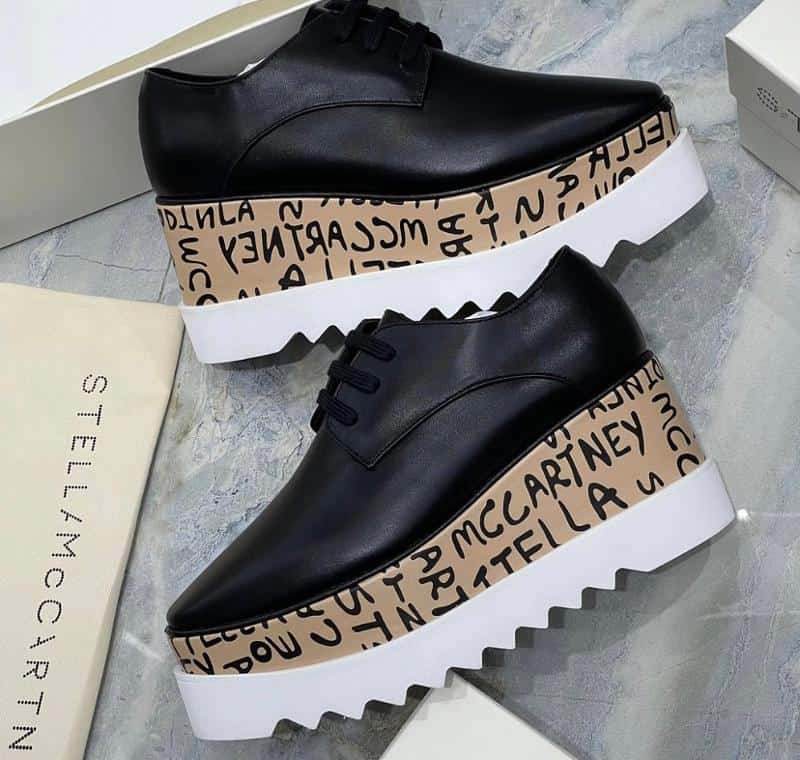 STELLA MCCARTNEY LETRAS EN NEGRO