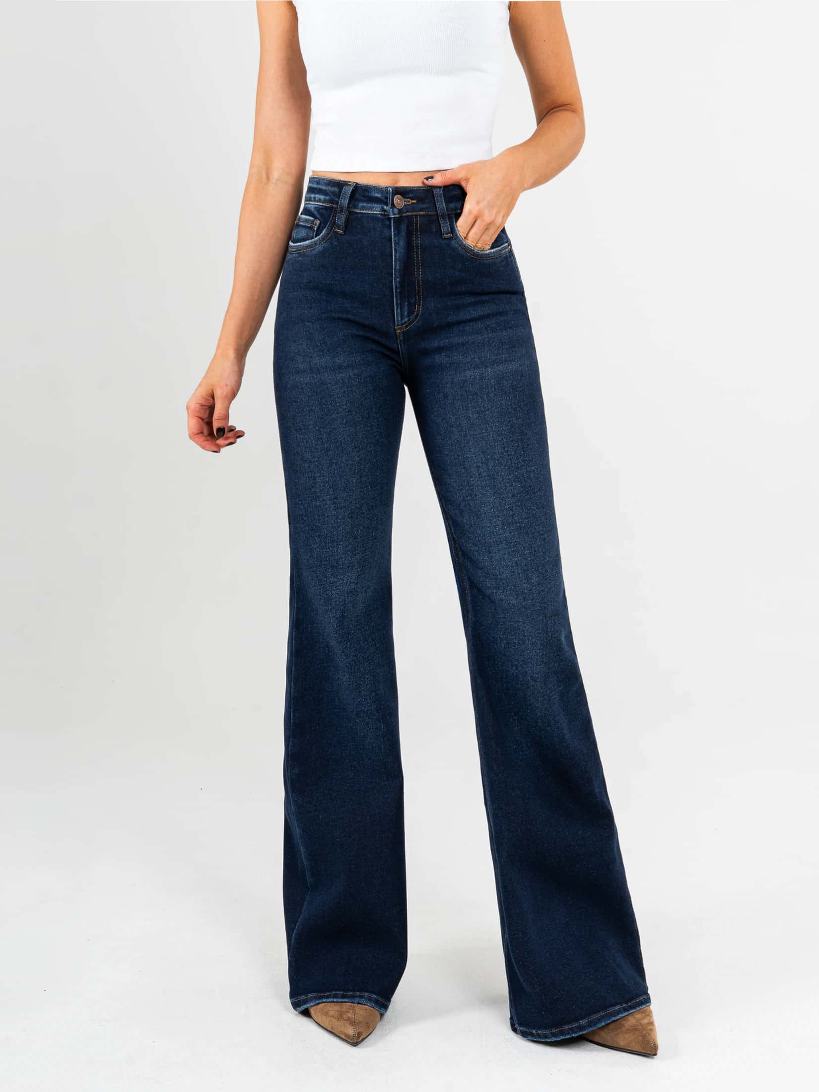 Ref: 065889 Jean flare stretch, bota ancha, tiro alto, tono azul oscuro.