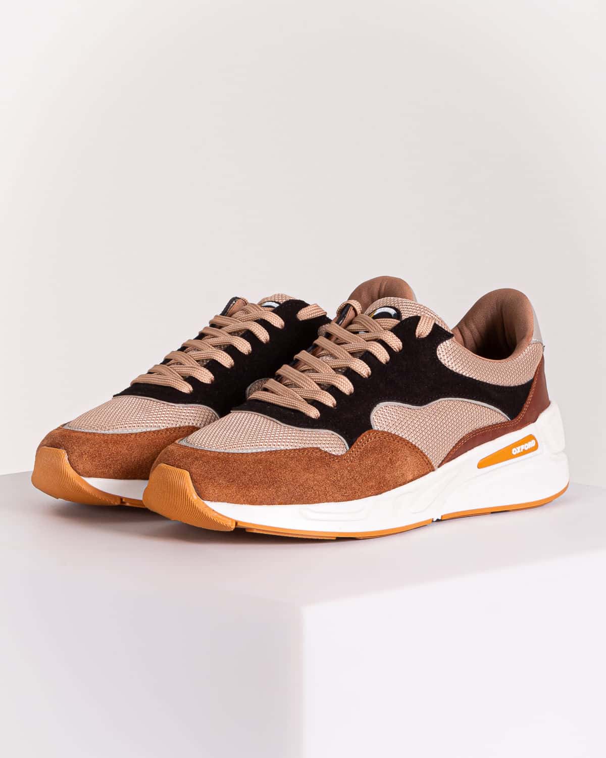 Calzado miel para hombre