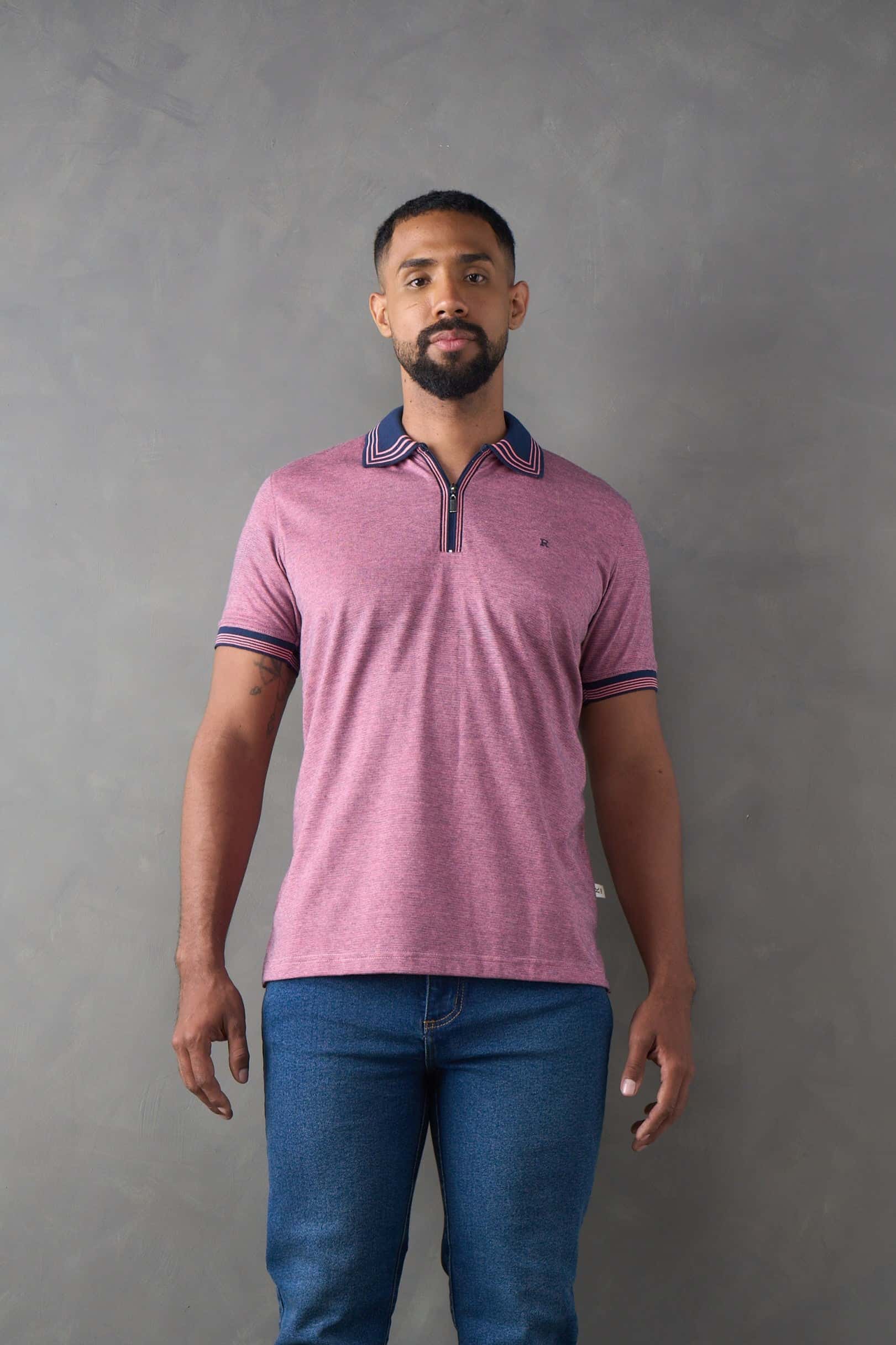 Camiseta tipo polo regular fit rosado claro