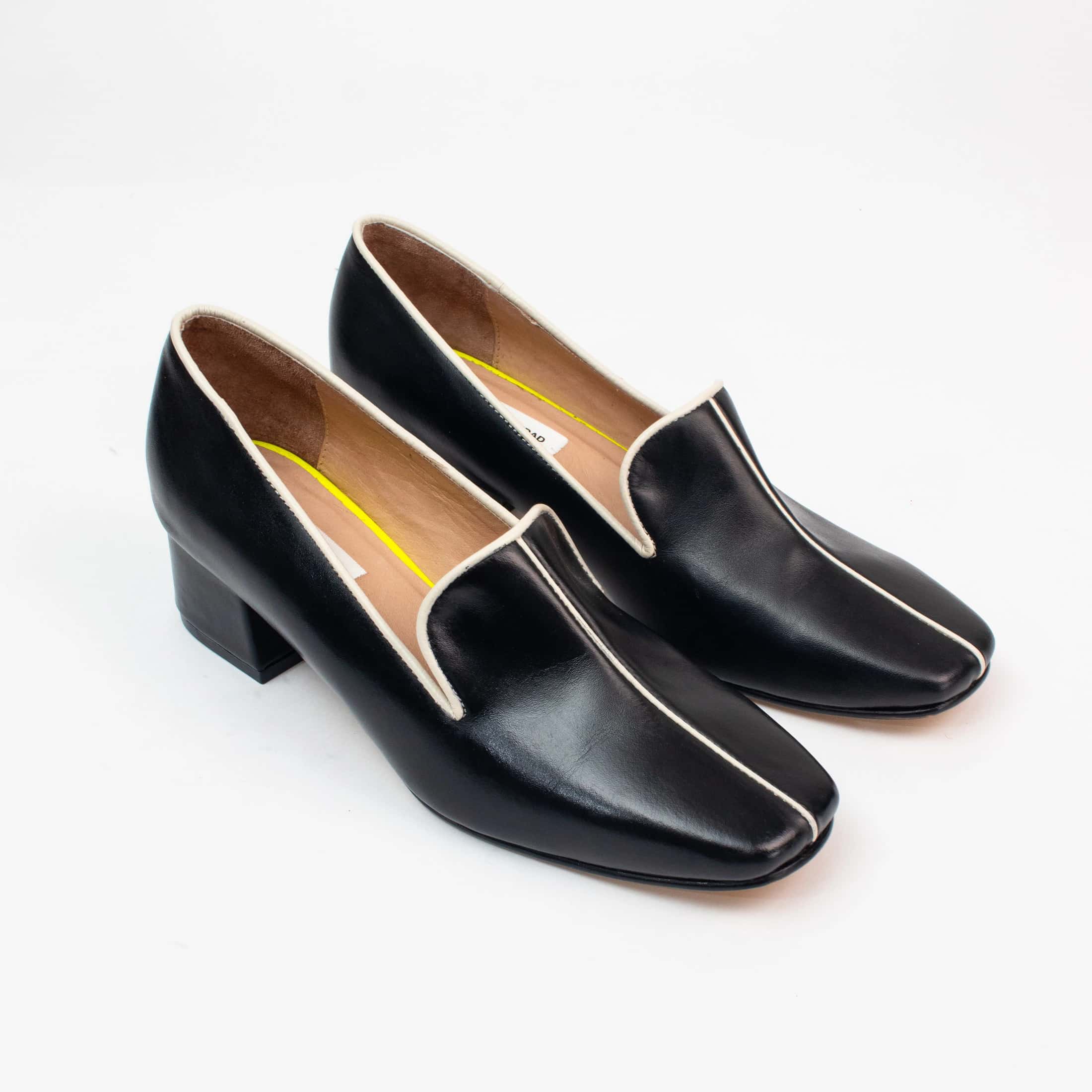 LOAFERS - black x white