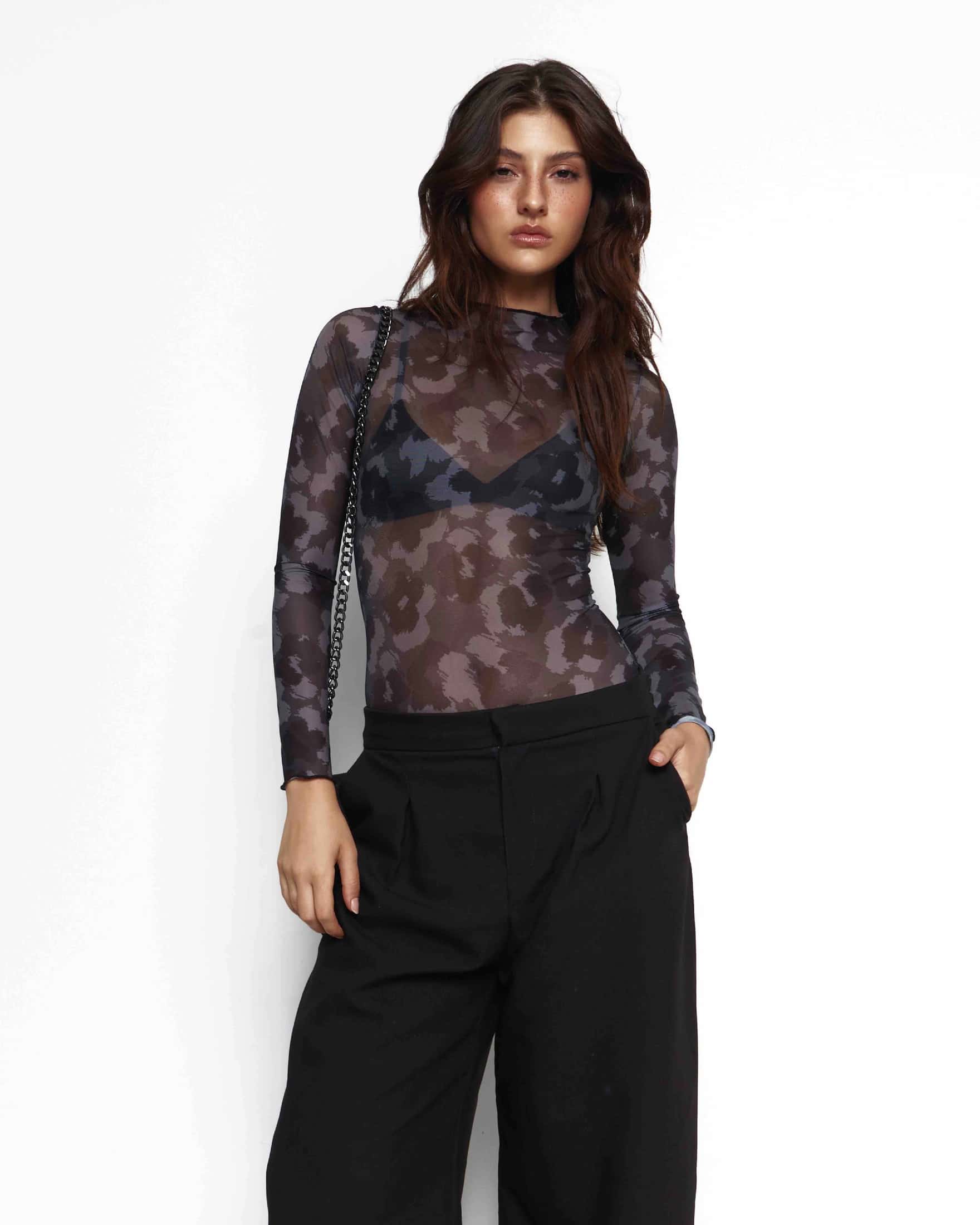 SHADOW TRIM TOP