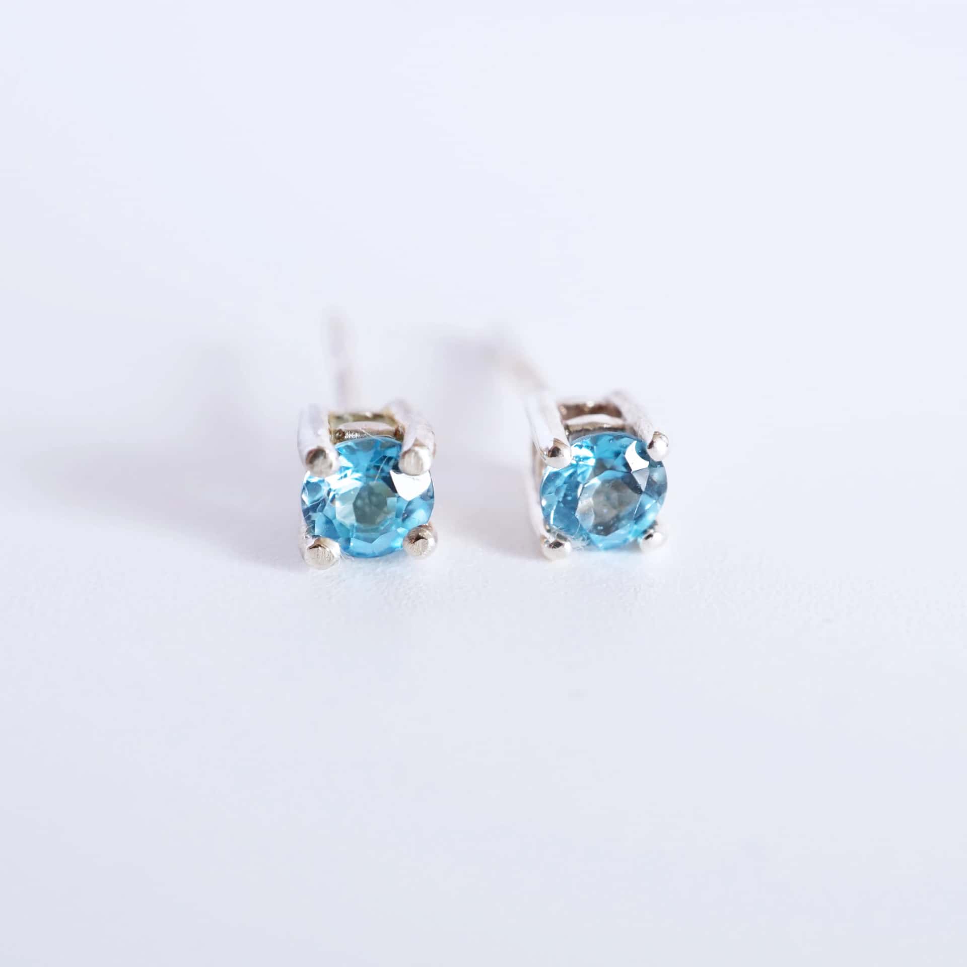 Aretes Amore