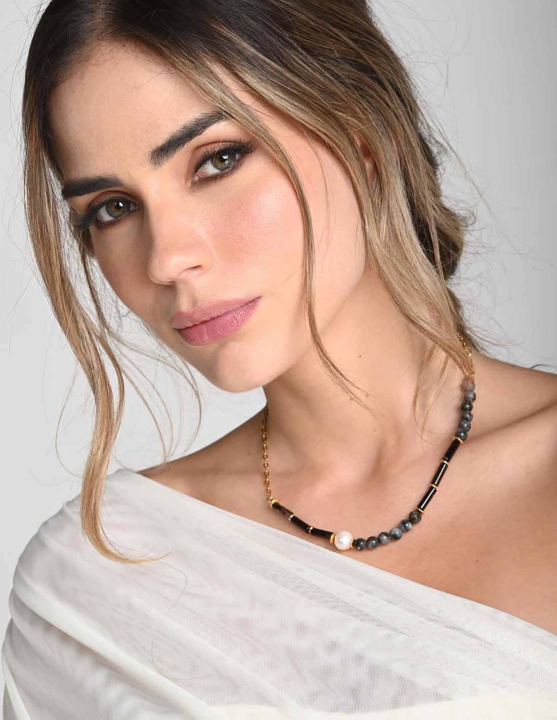 Collar Lalita Agata + Black