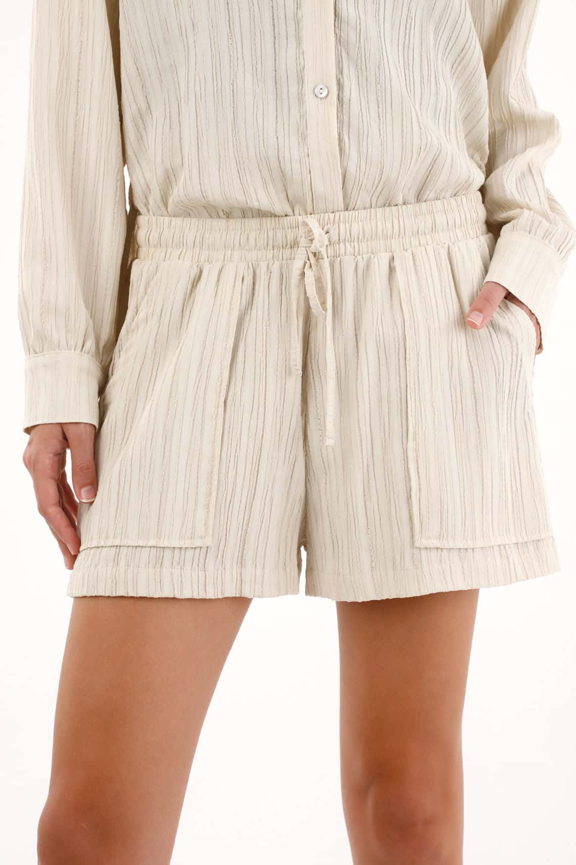 Short con pretina elástica y textura gris para mujer