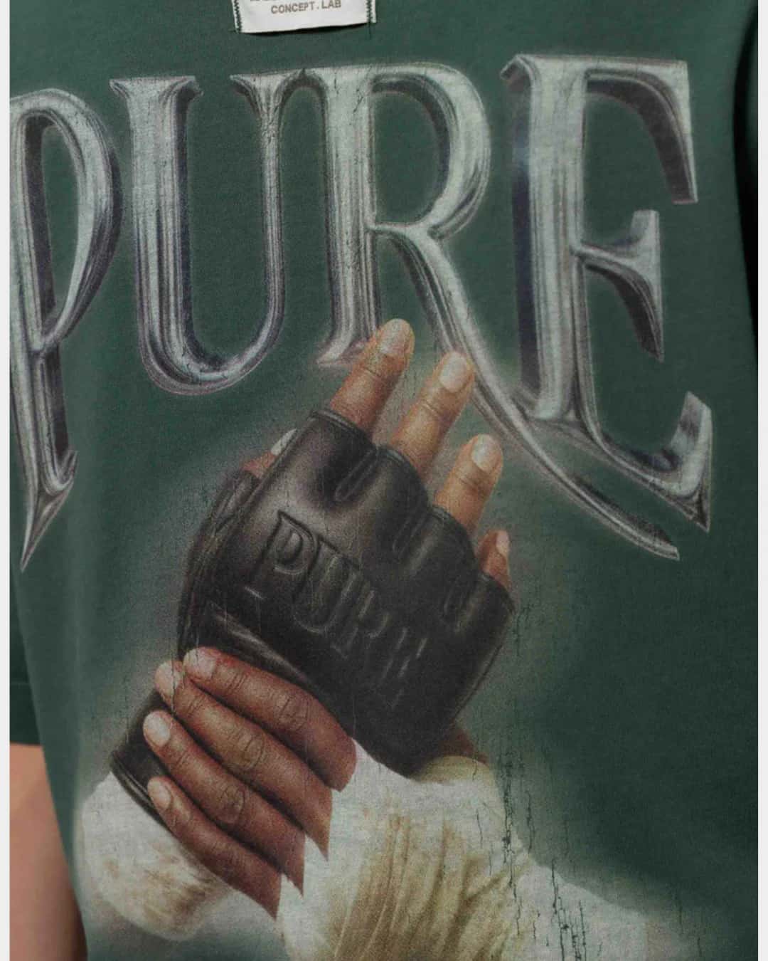 STILL HUNGRY GLOVES T-SHIRT - miniatura 4