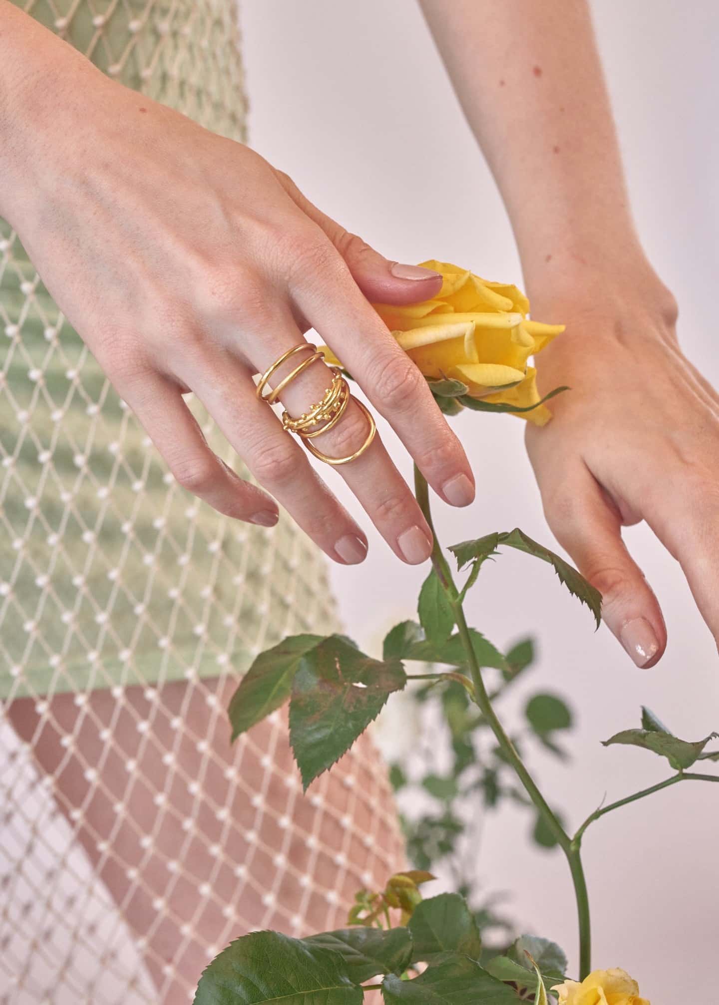 Anillo Estambre dias Dorado