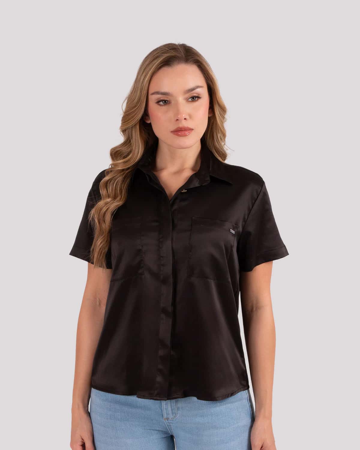 Camisa negra manga corta para mujer