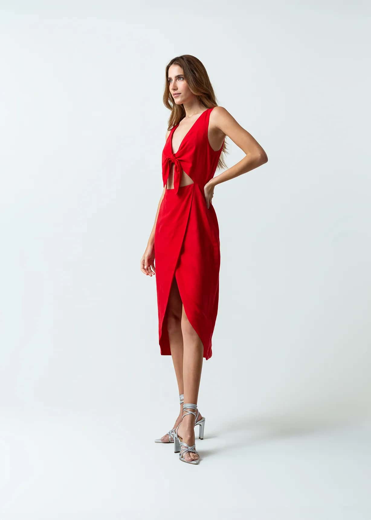 Vestido con detalle anudado en frente