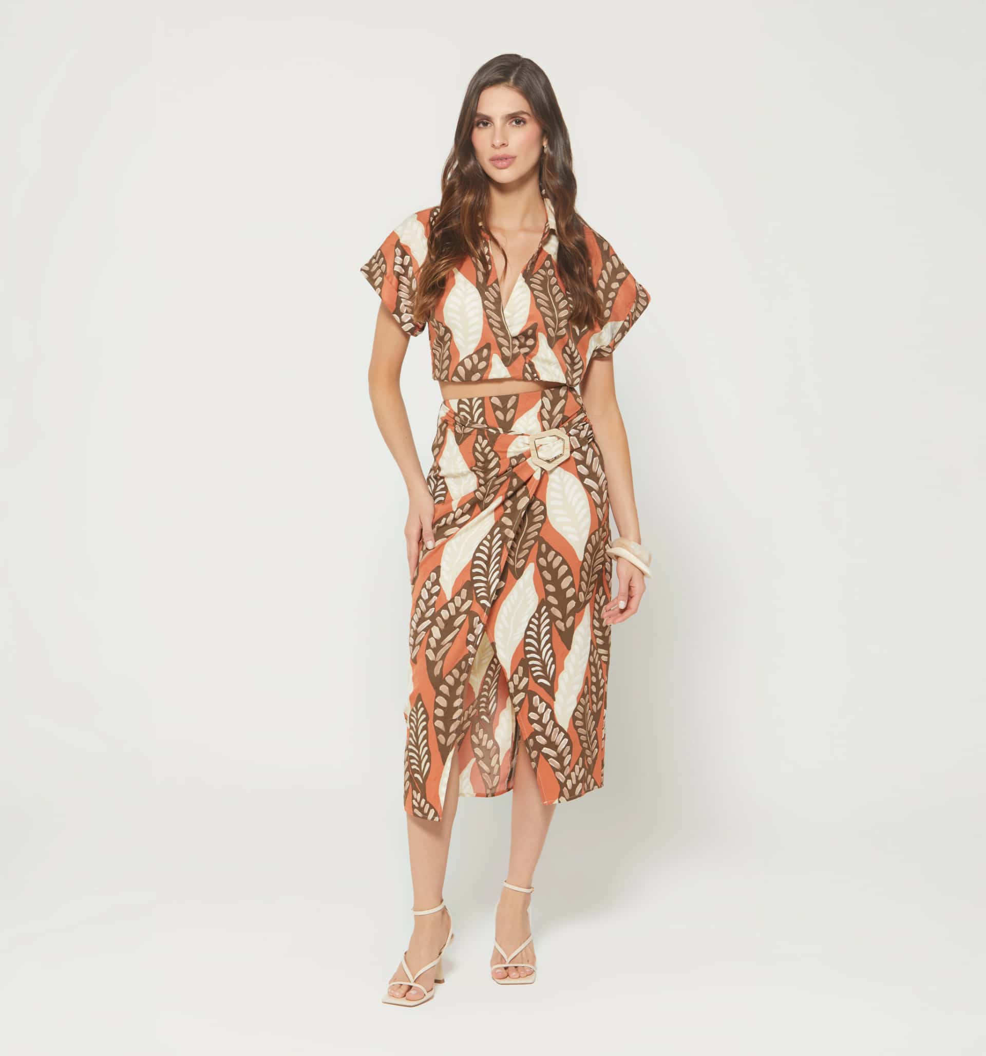 Falda midi con hebilla