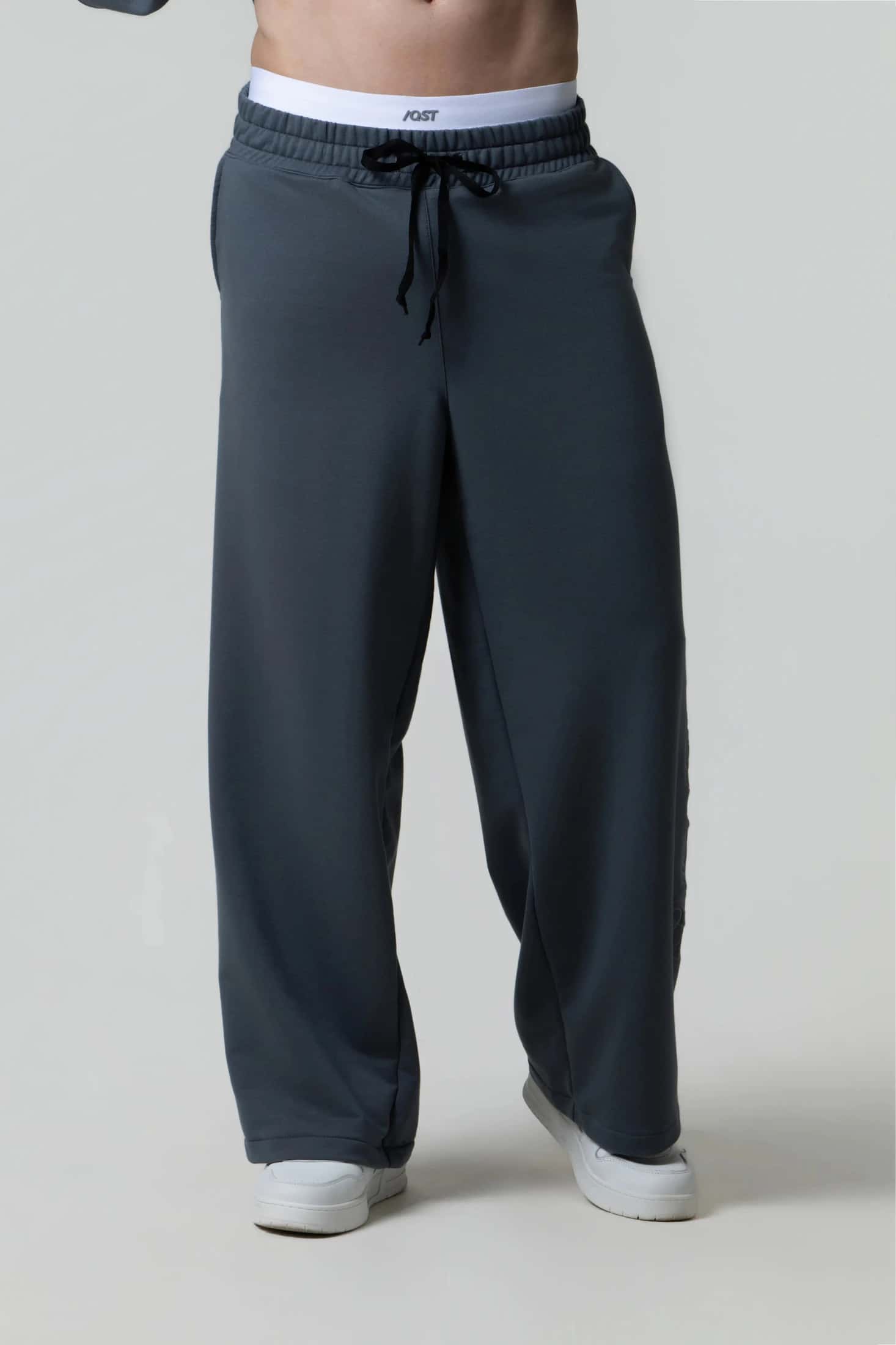PANTALON SUDADERA COLOR GRIS OSCURO