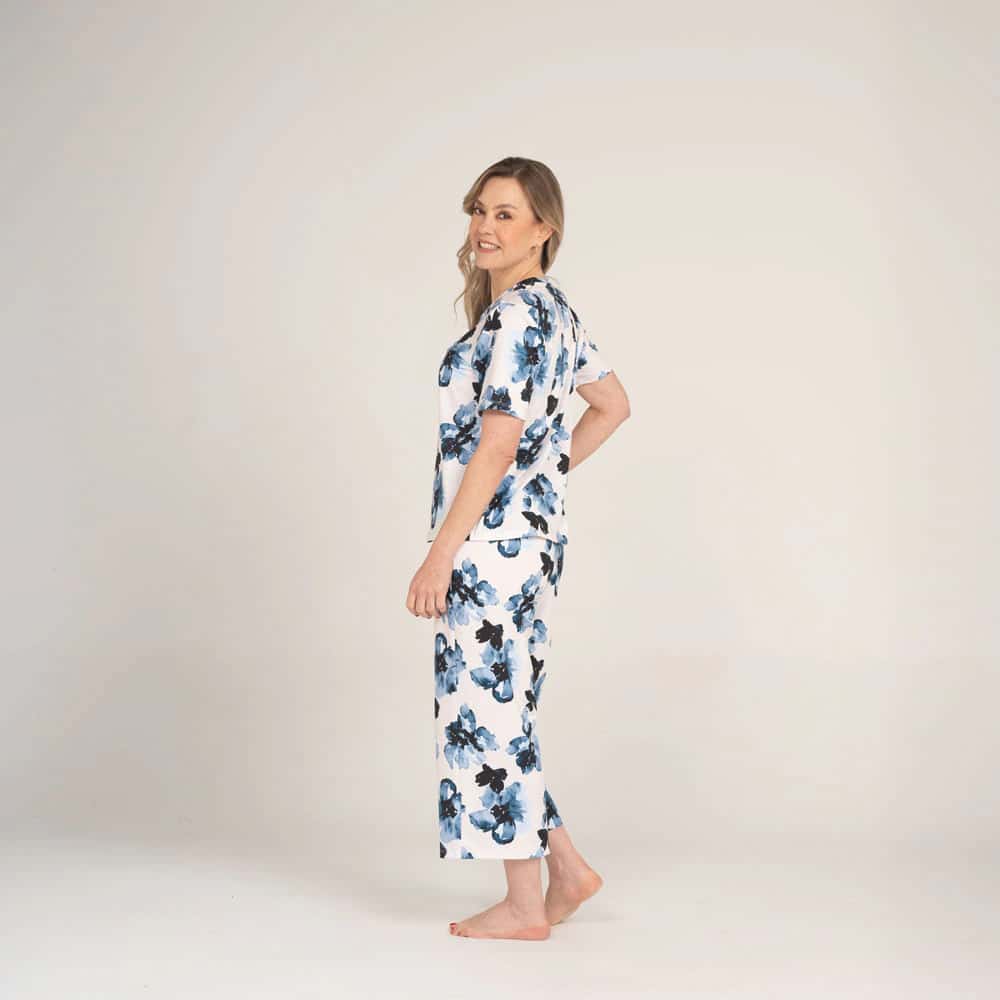 Conjunto de Pijama Pantalón Capri Pétalos. - miniatura 2