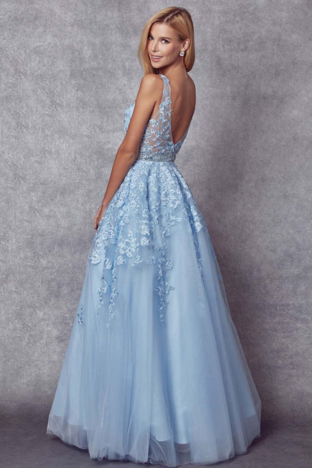 Floral Appliqué Tulle Gown - miniatura 2