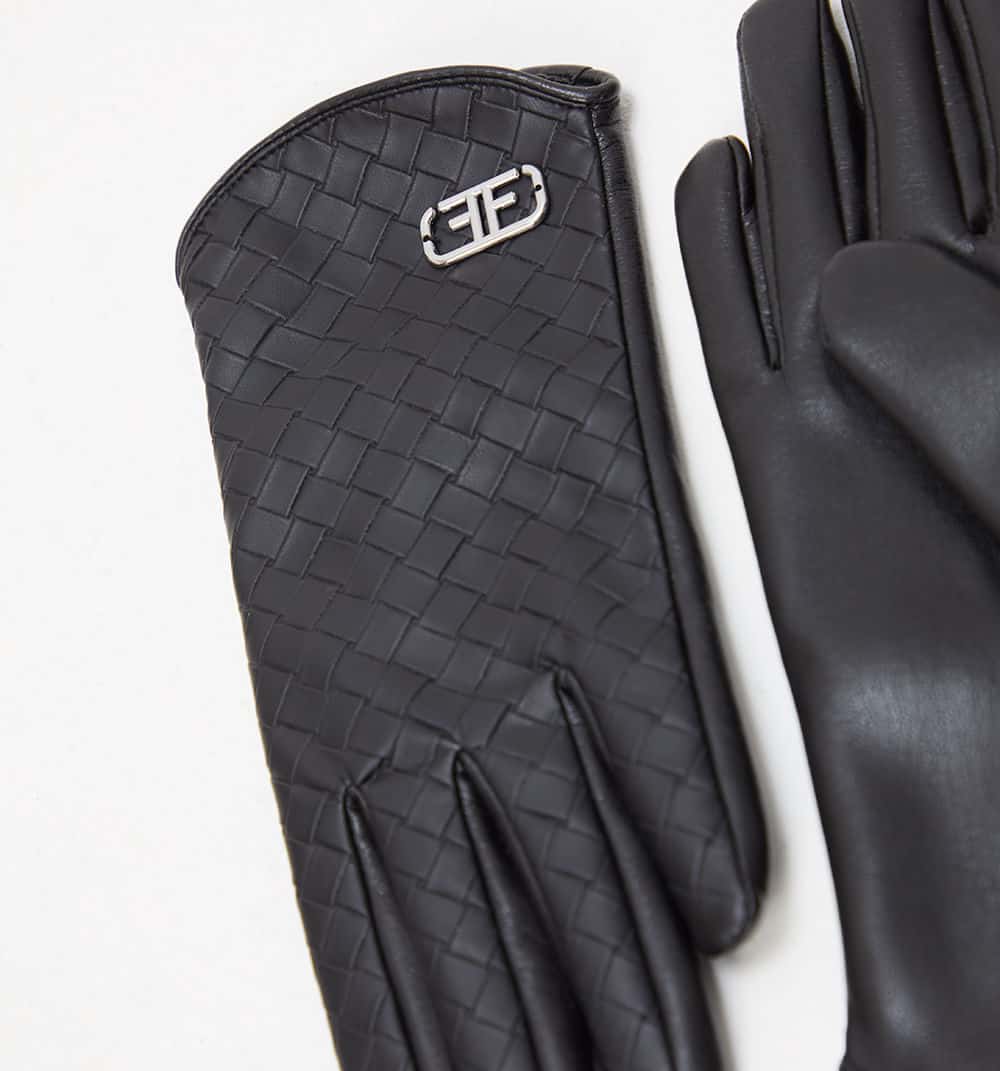 Guantes repujados
