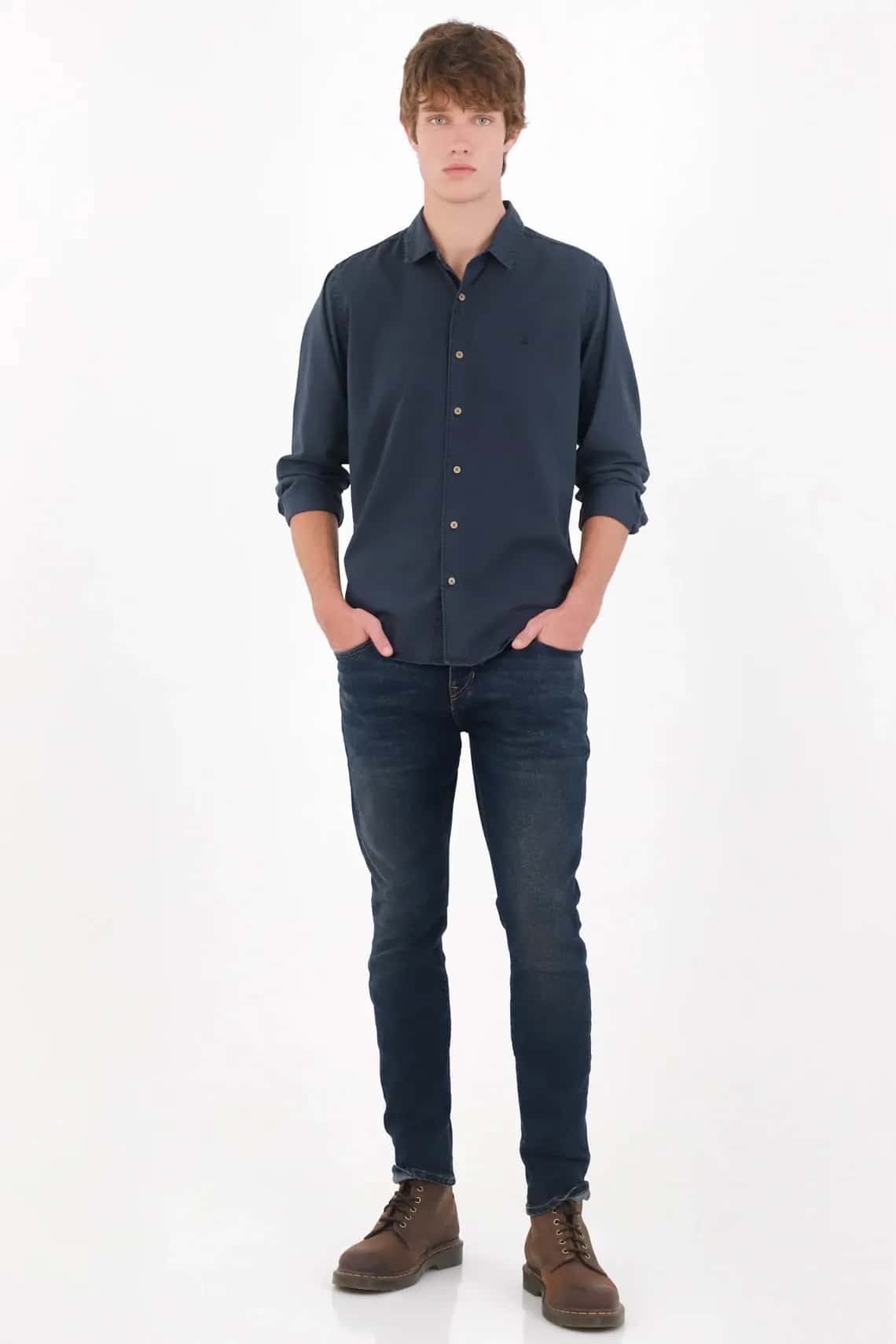Jean skinny con lavado oscuro y desgastes en denim para hombre