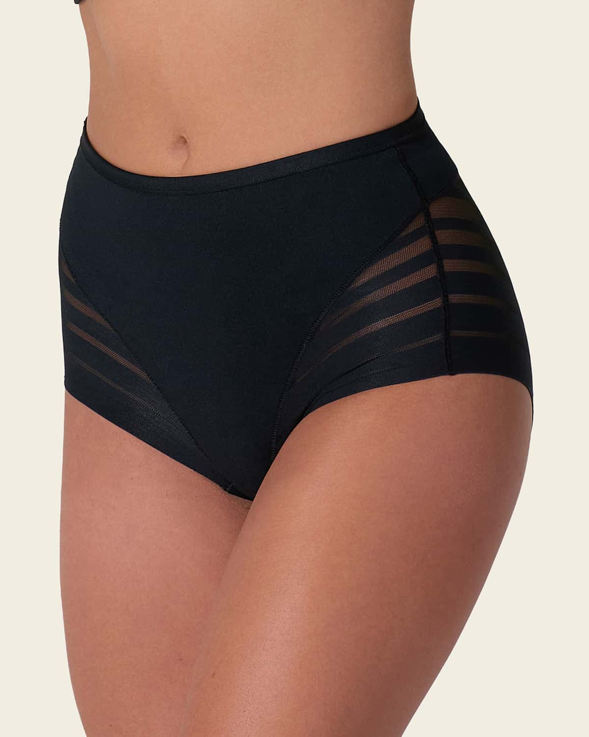 Panty faja clásico con control moderado de abdomen y bandas en tul