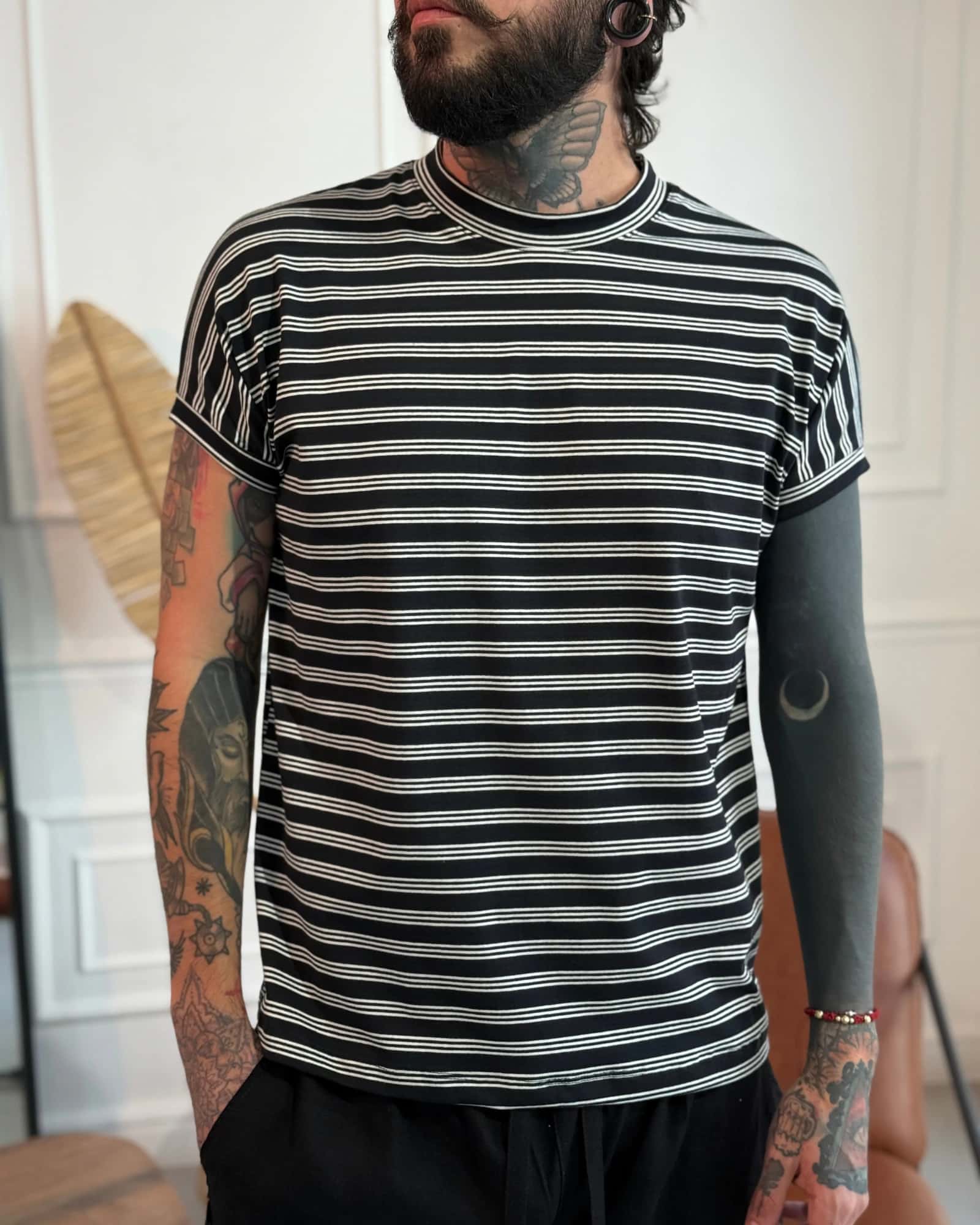Camiseta 80's black lines