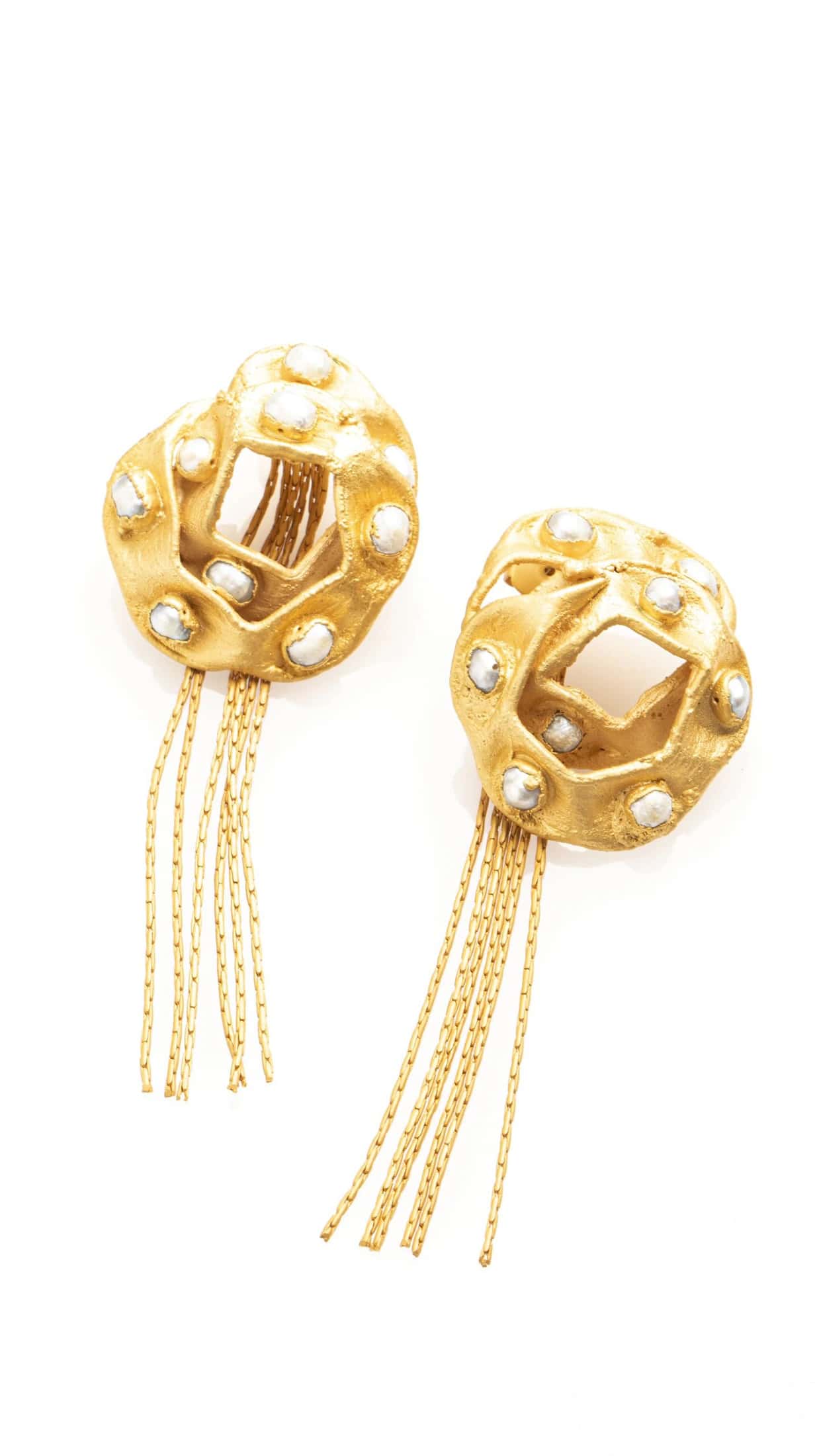 ACACIA AND PEARLS STUDS WITH CHAINS