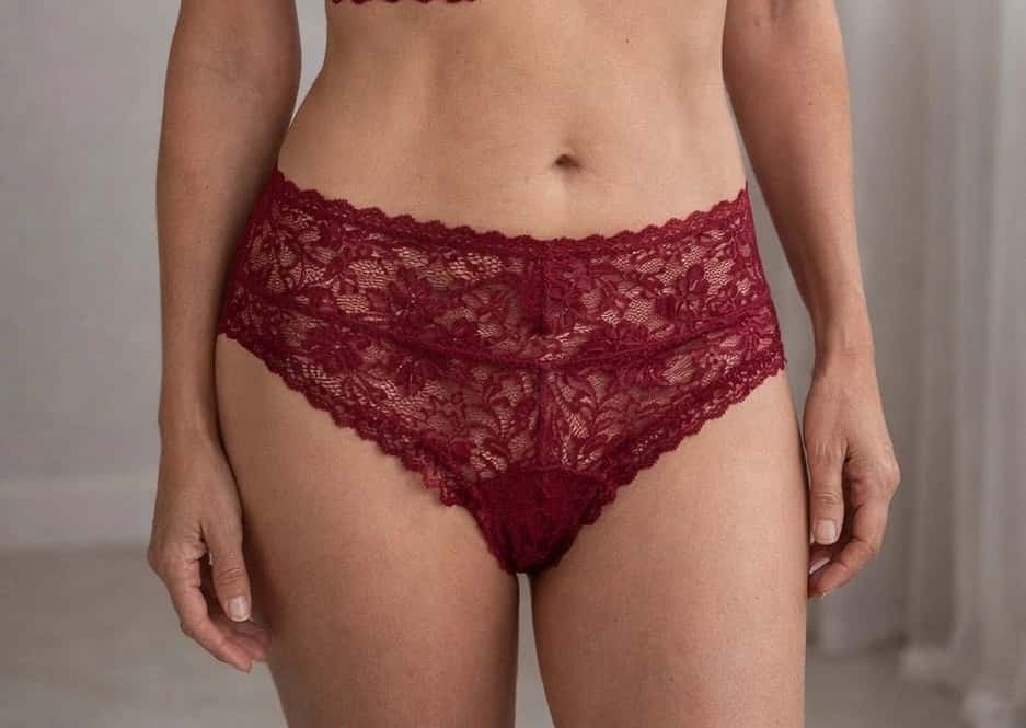 Panty tipo tanga en encaje