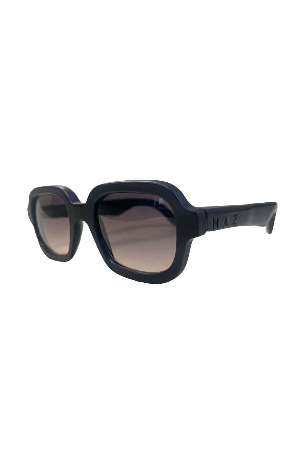 BLACK SUNGLASSES
