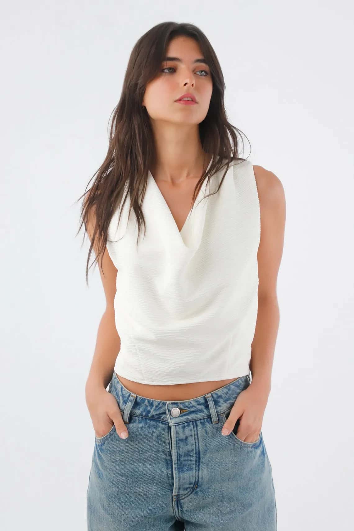 Top para mujer en poliéster blanco corto cuello drapeado