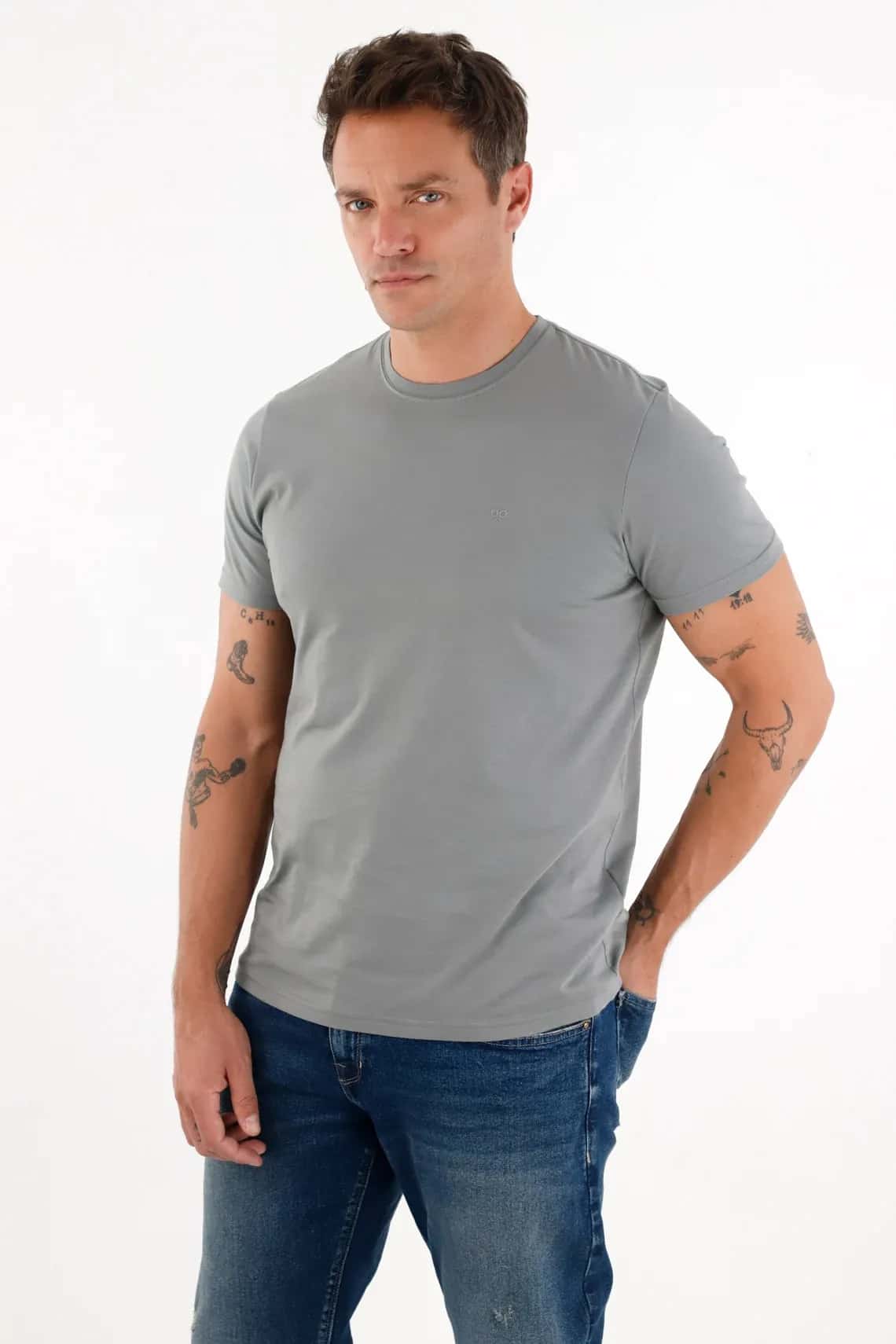 Camiseta básica manga corta de silueta entallada para hombre