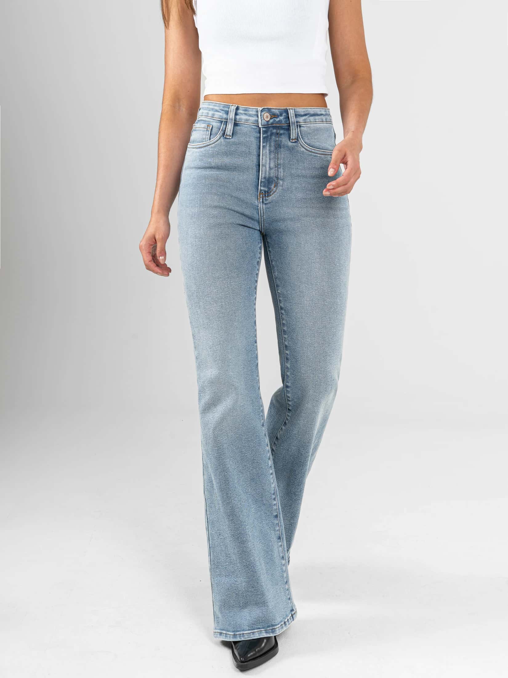 Ref: 066436 Jean flare stretch, bota ancha, tiro alto, tono azul medio
