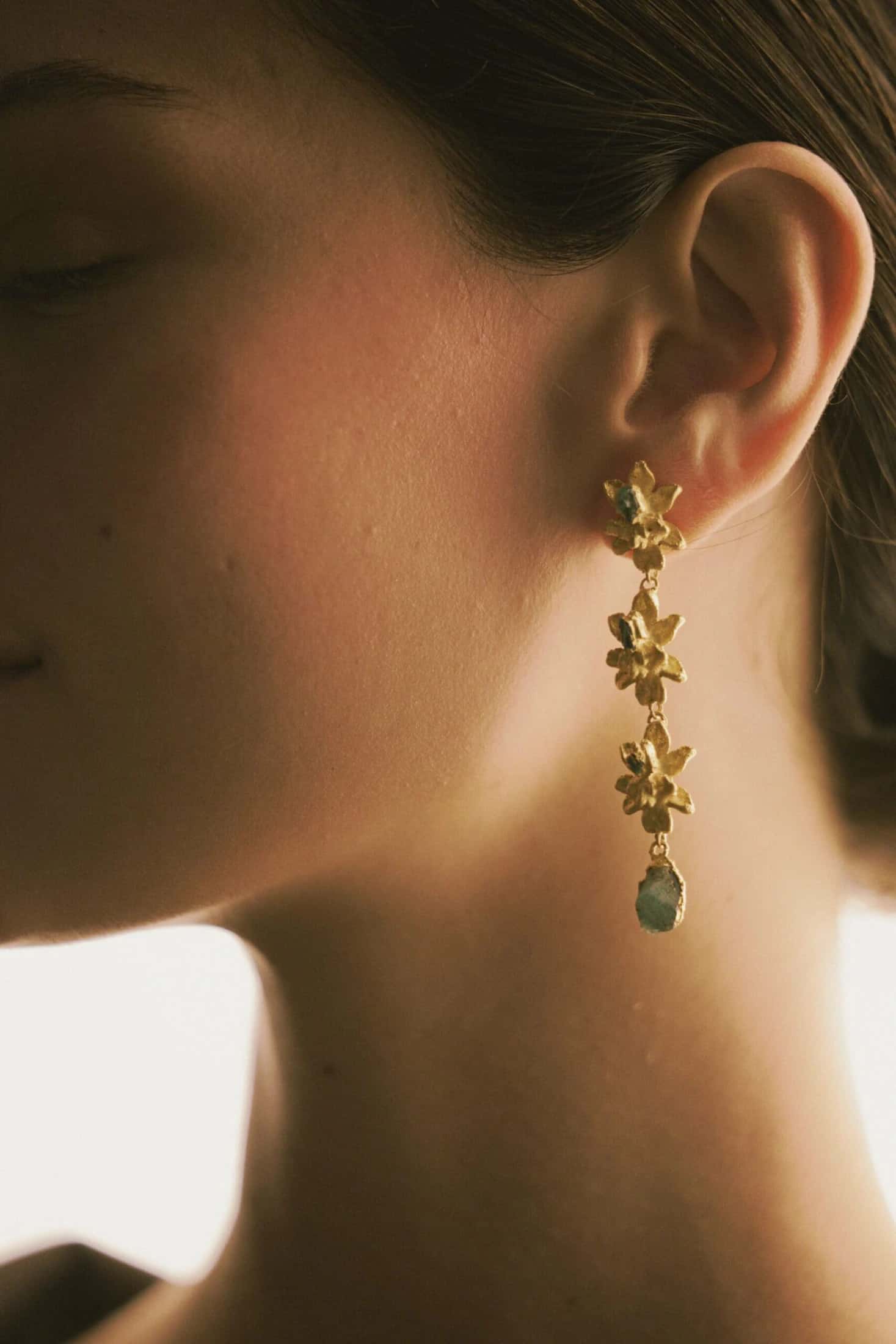 SIGMATOXTALIS X3 AND ROUGH EMERALD EARRINGS