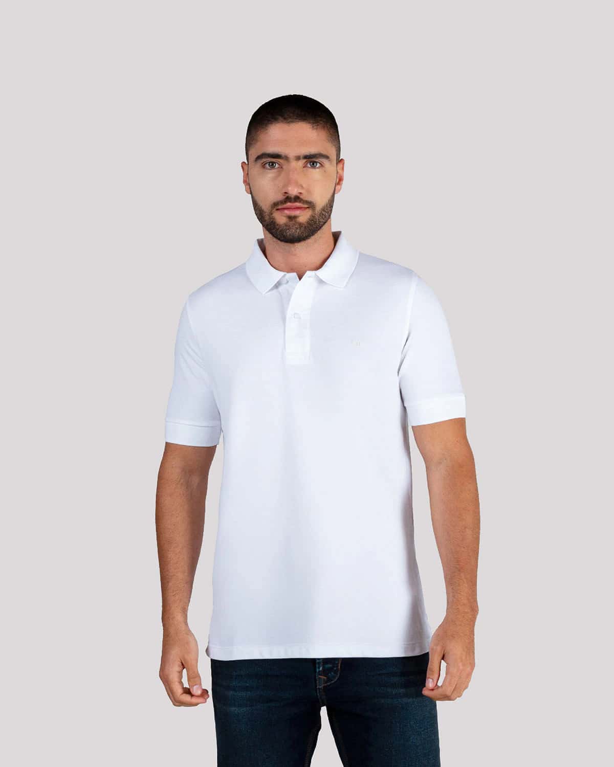 Polo blanca para hombre