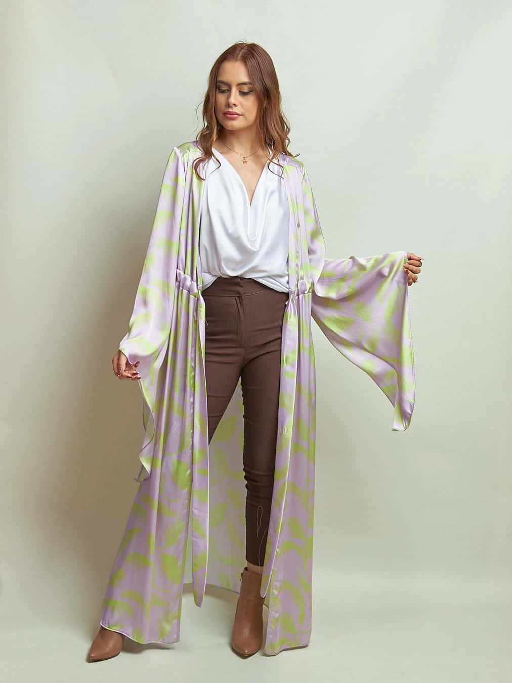 Kimono Lavanda Plumas Lila+Neon Estampado - miniatura 3