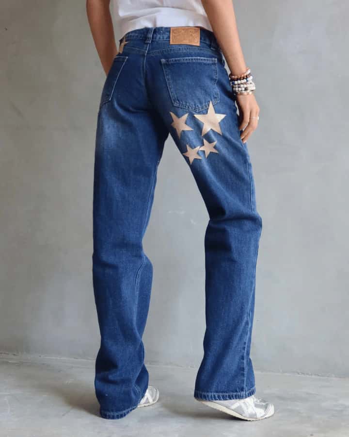 JEAN EXTRA LOW STRAIGHT FIT CROC BEIGE STARS AZUL - miniatura 1
