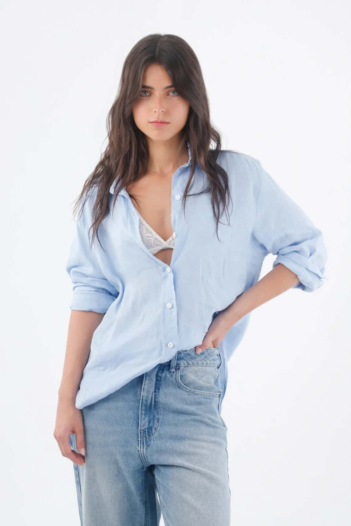 Camisa para mujer lino azul fit relajado con botones