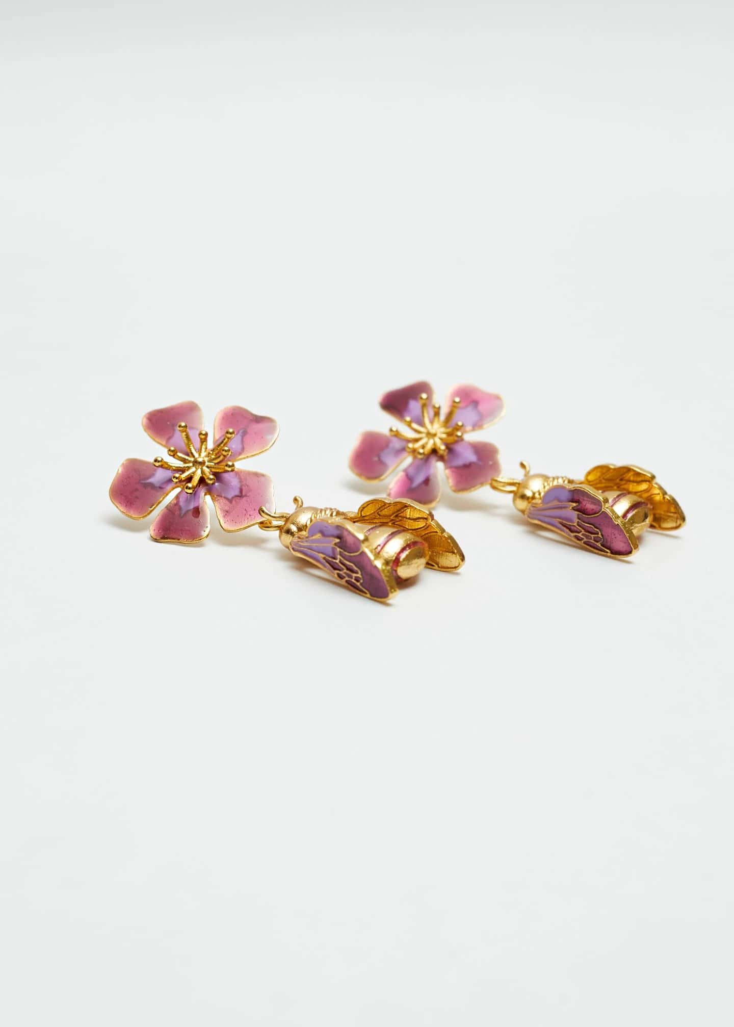 Aretes Bee Kind Ultravioleta